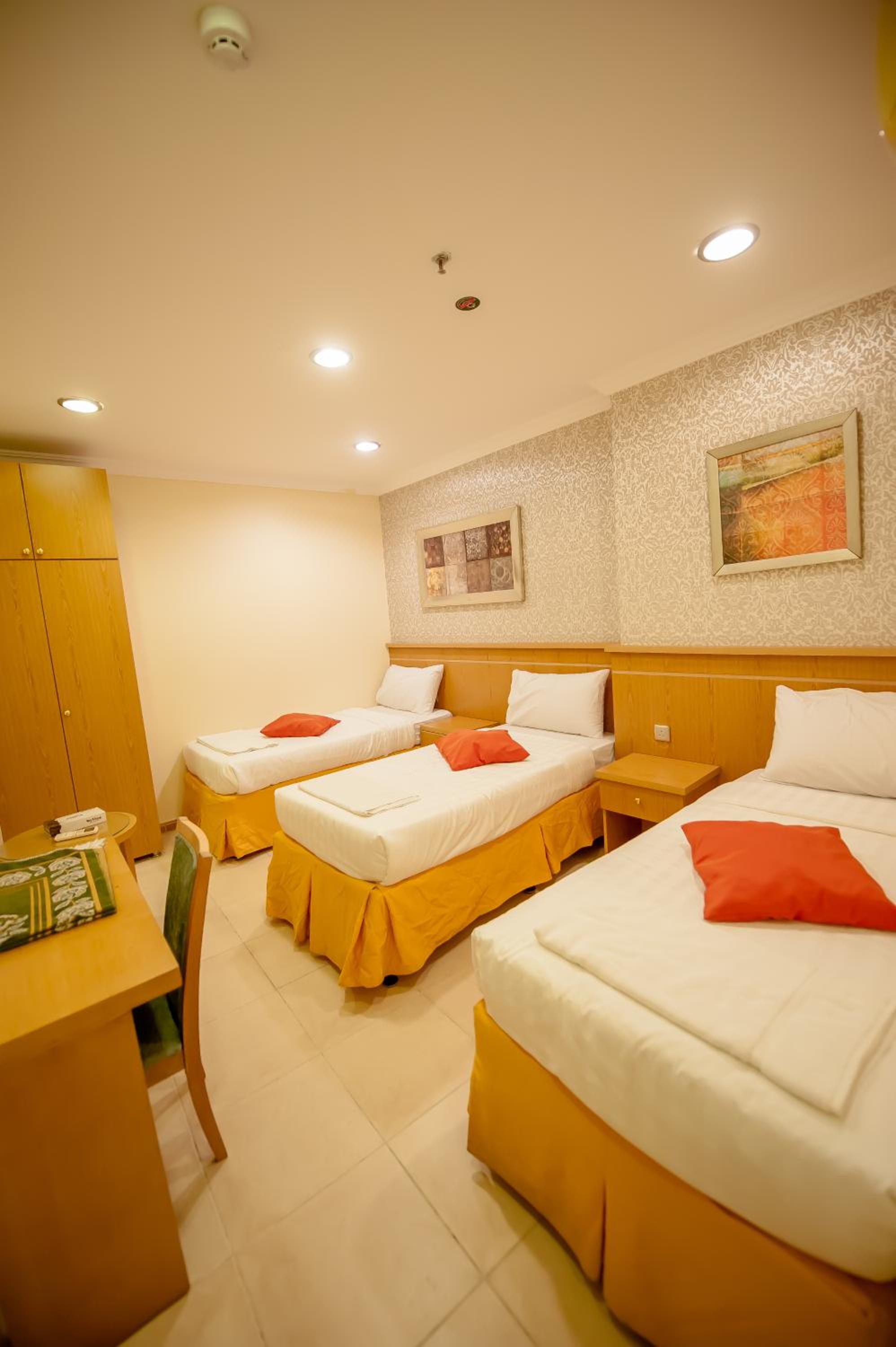 Comfort Triple Room