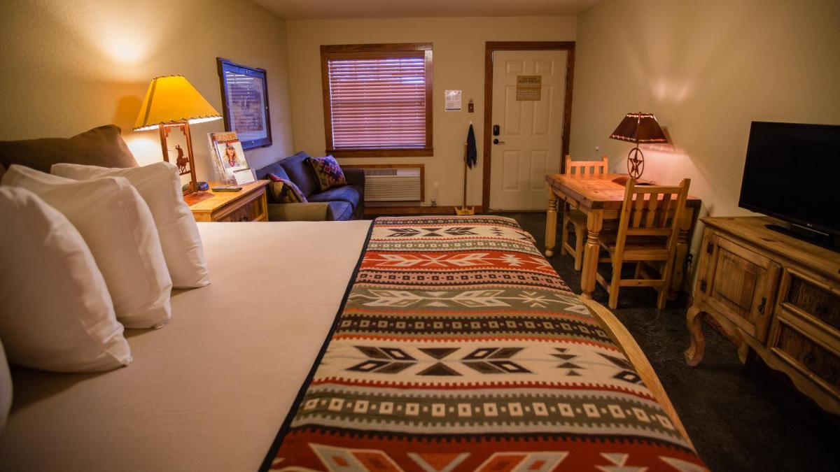 Deluxe Family Room photo 2