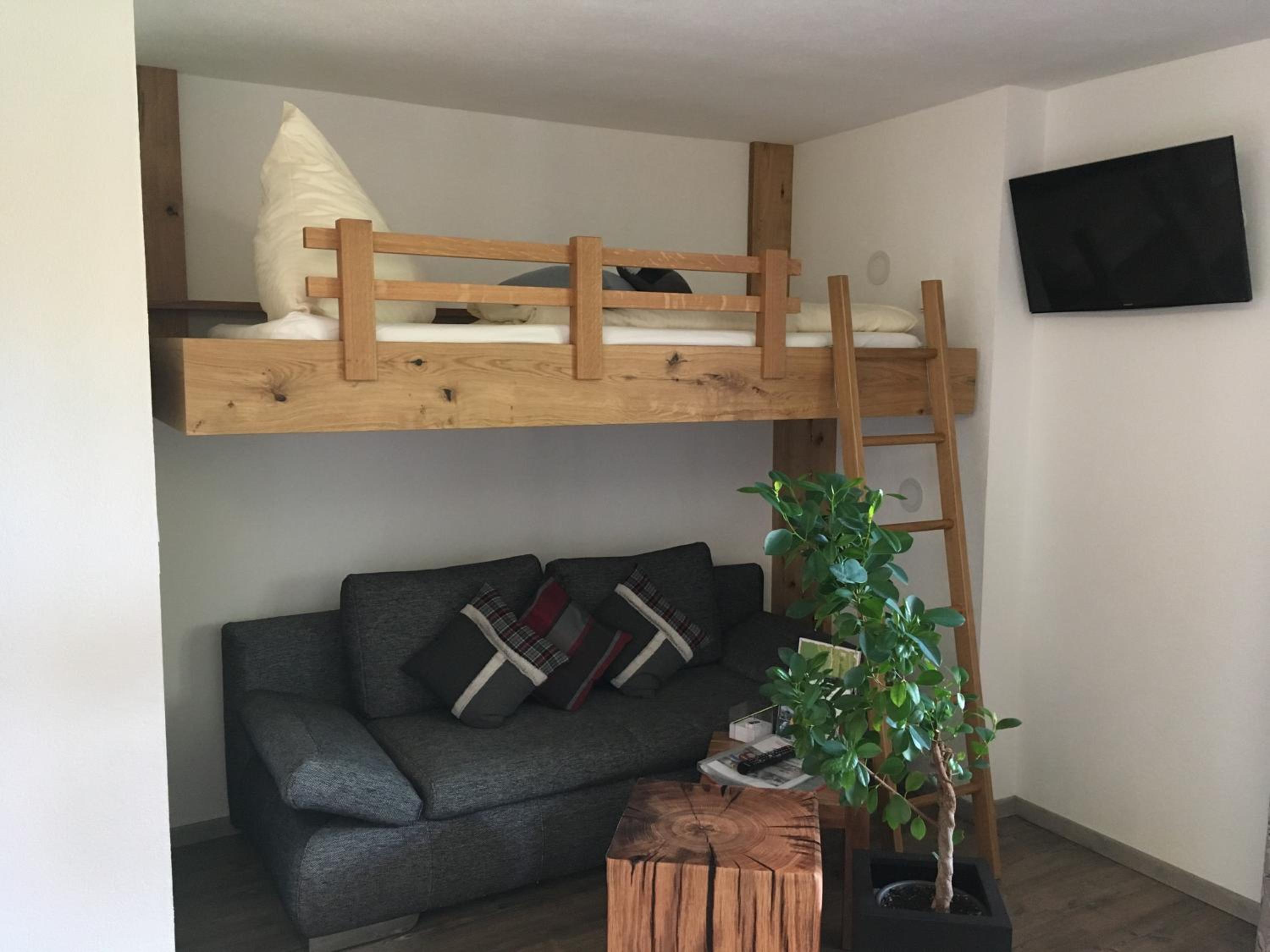 One-Bedroom Apartment photo 3