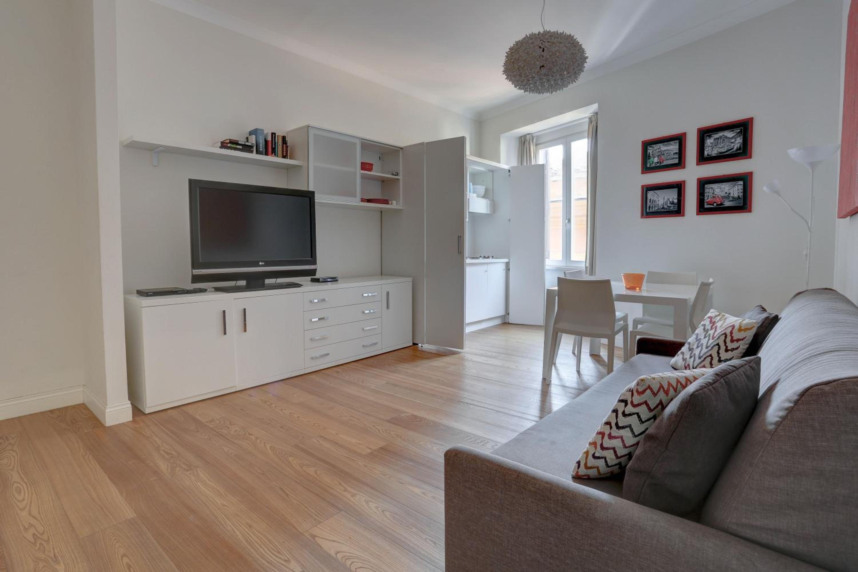 Apartment photo 3