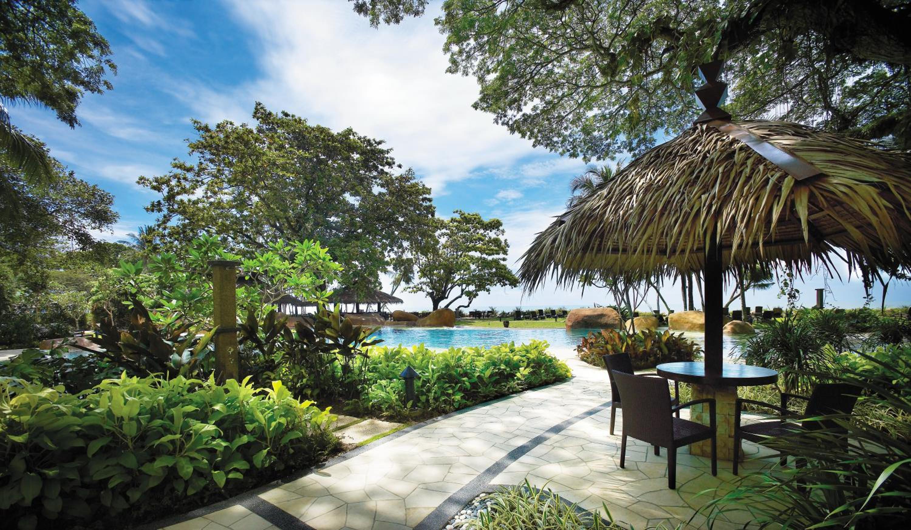 Deluxe Double Room with Sea View - Garden Wing - Photo 6