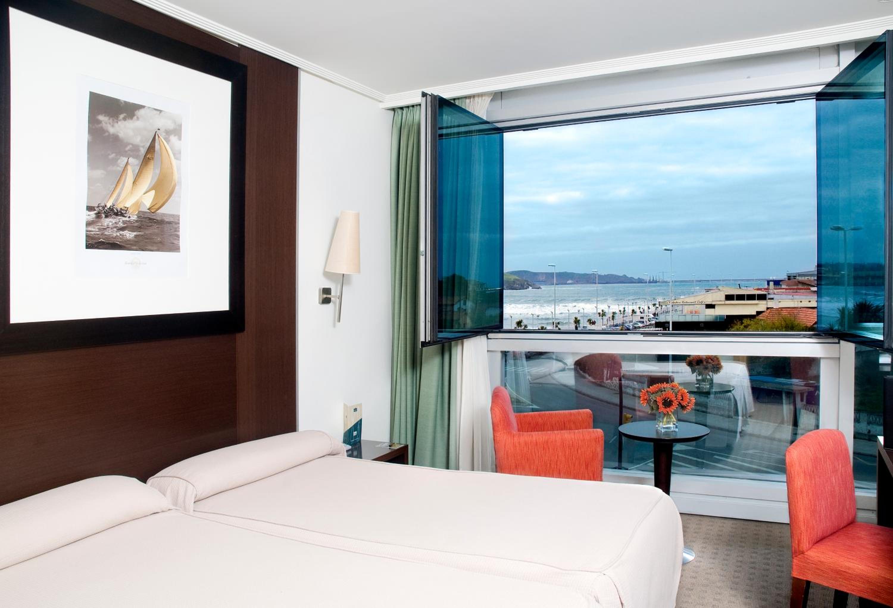 Twin Room with Sea View - Photo 8