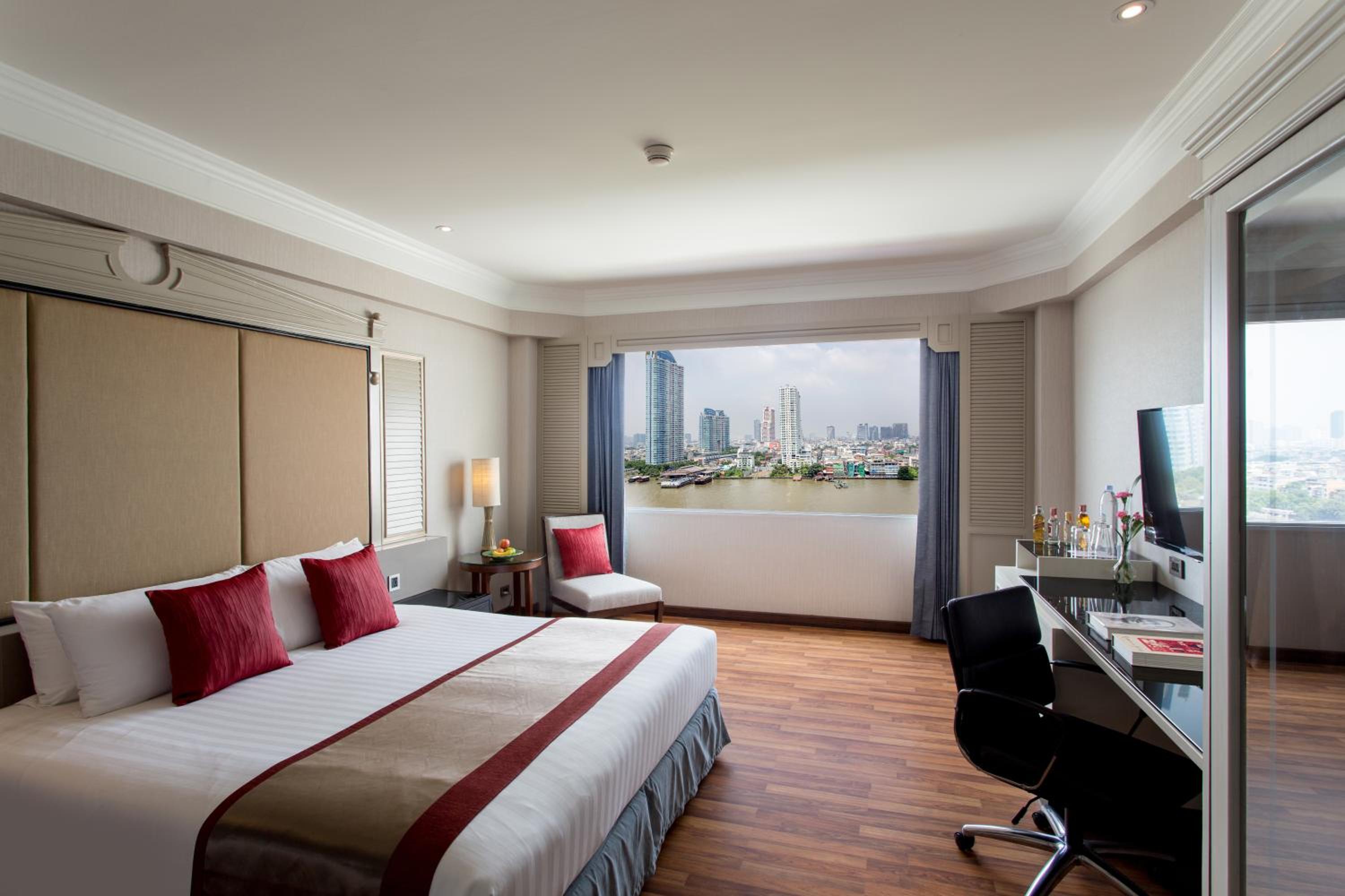 Deluxe King Room with Pool View