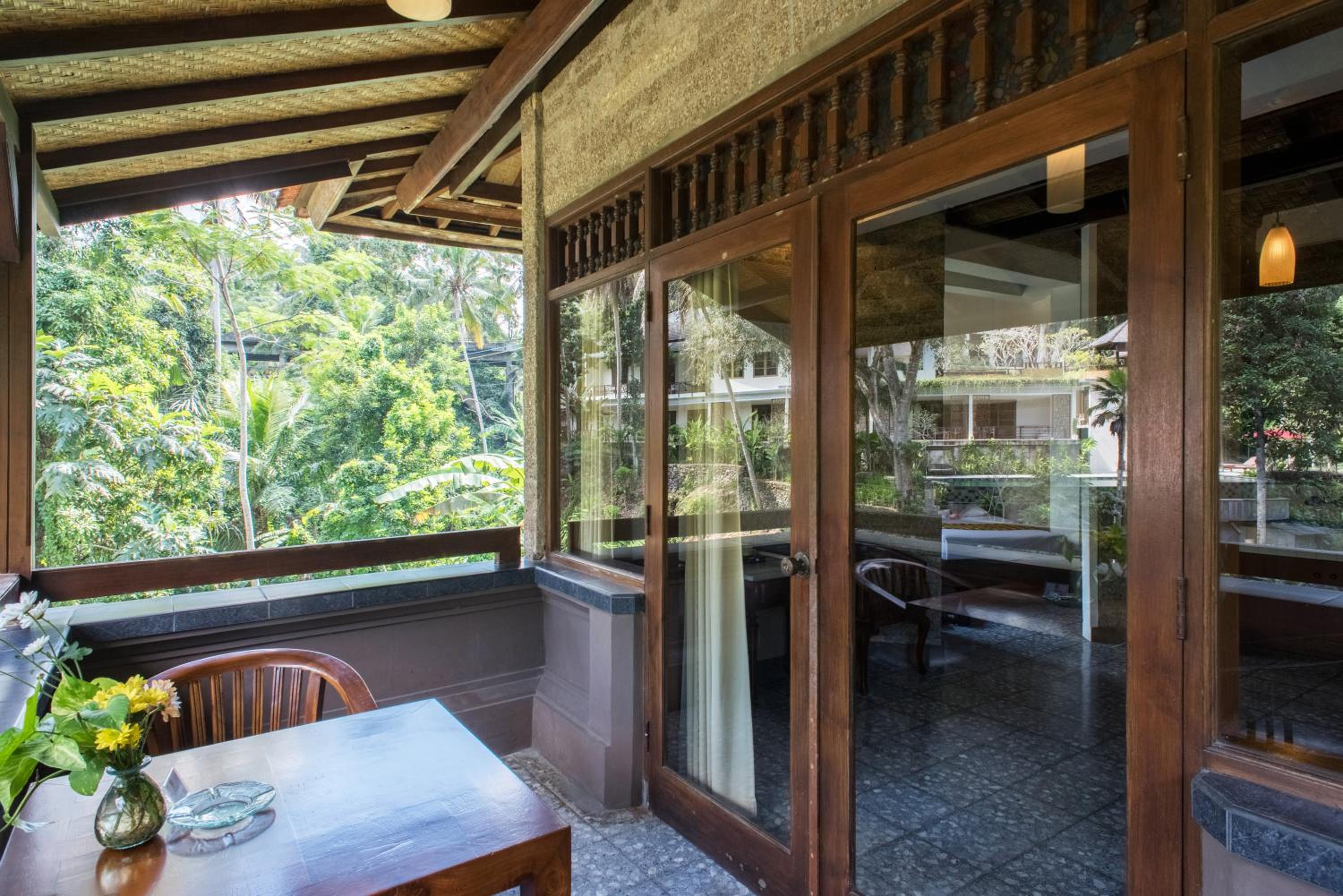 Family Suite with Balcony - Photo 7