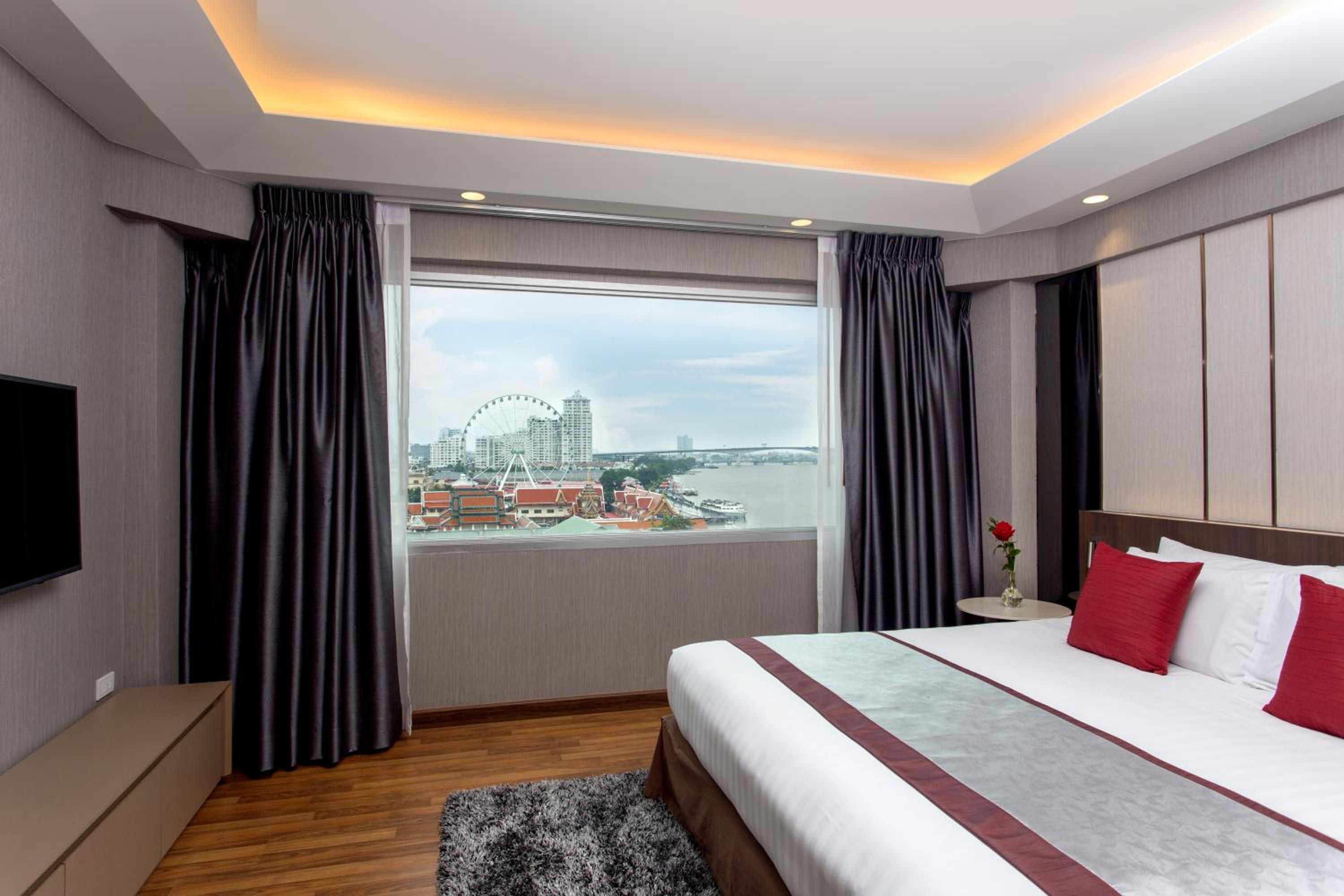 Premier King Suite with River View