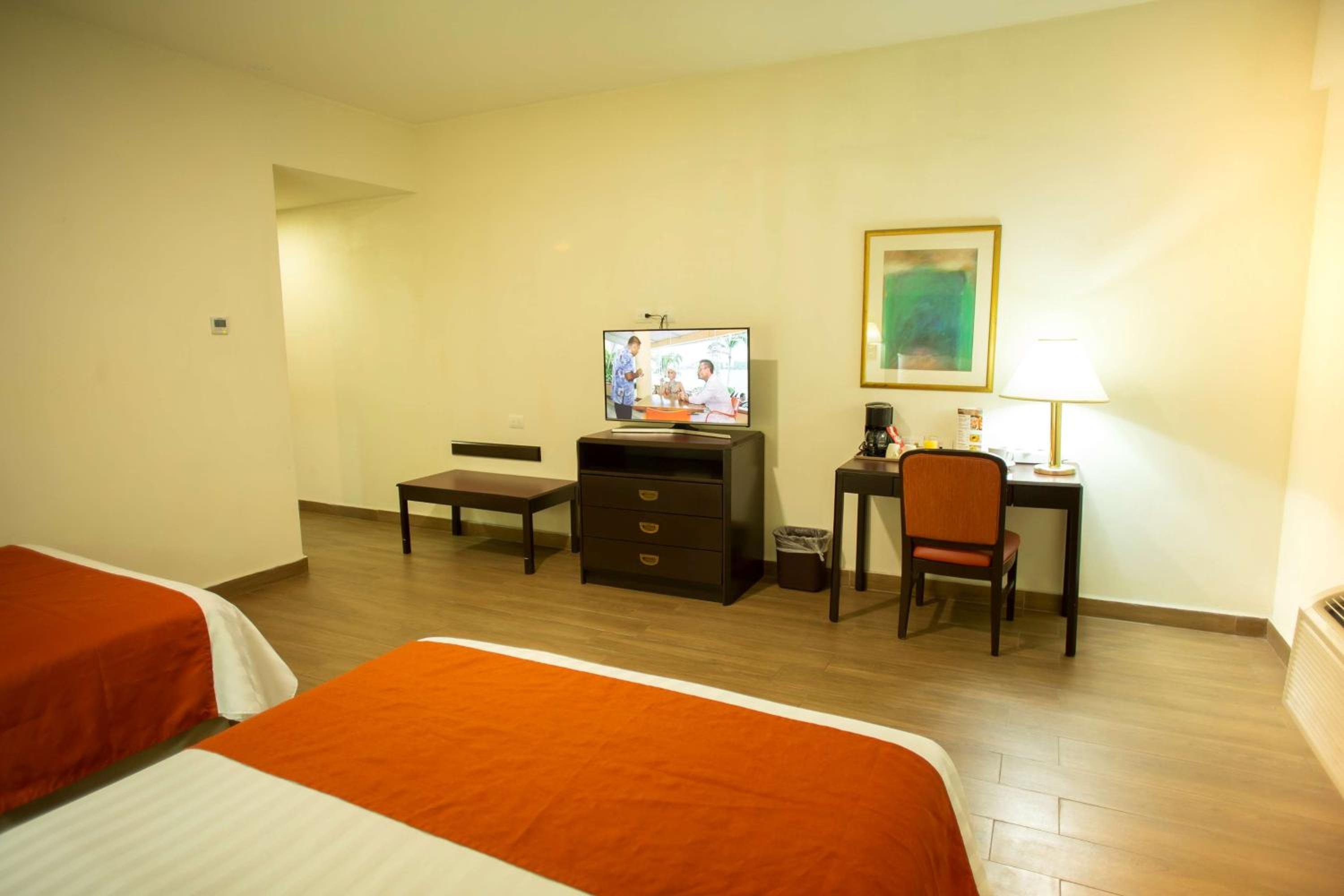 Superior Double Room with Two Double Beds - Photo 1