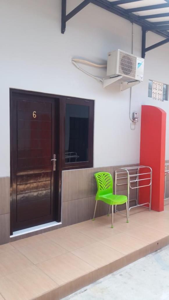 Budget Double Room - Photo 13