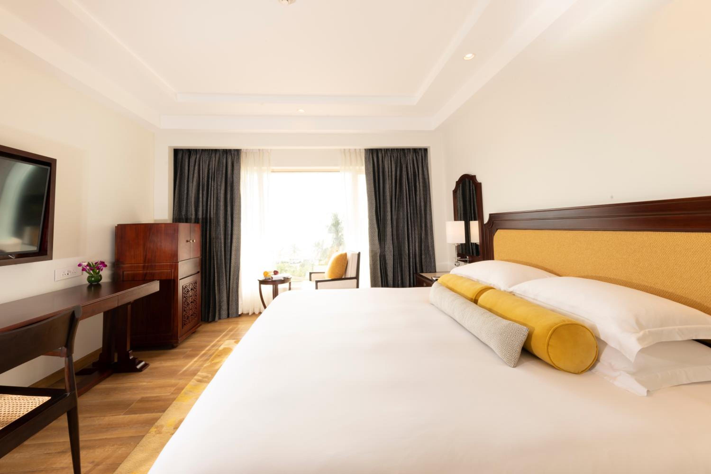 Luxury Room City View Double Bed - Photo 1