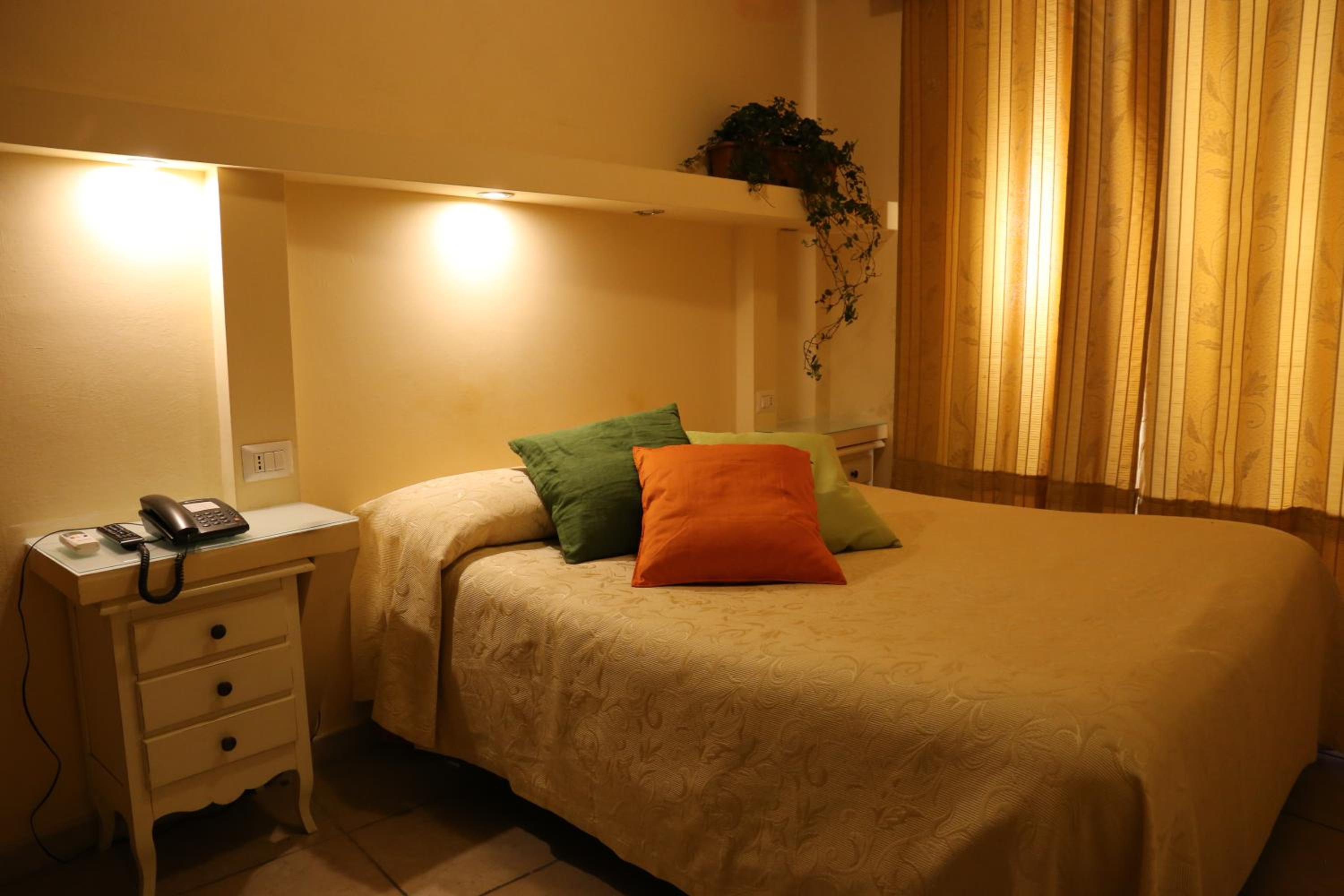 Single Room photo 2