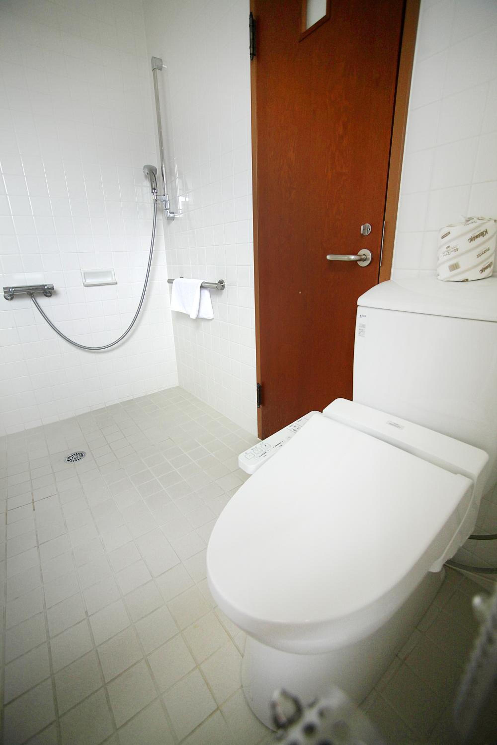 Twin Room with Shower