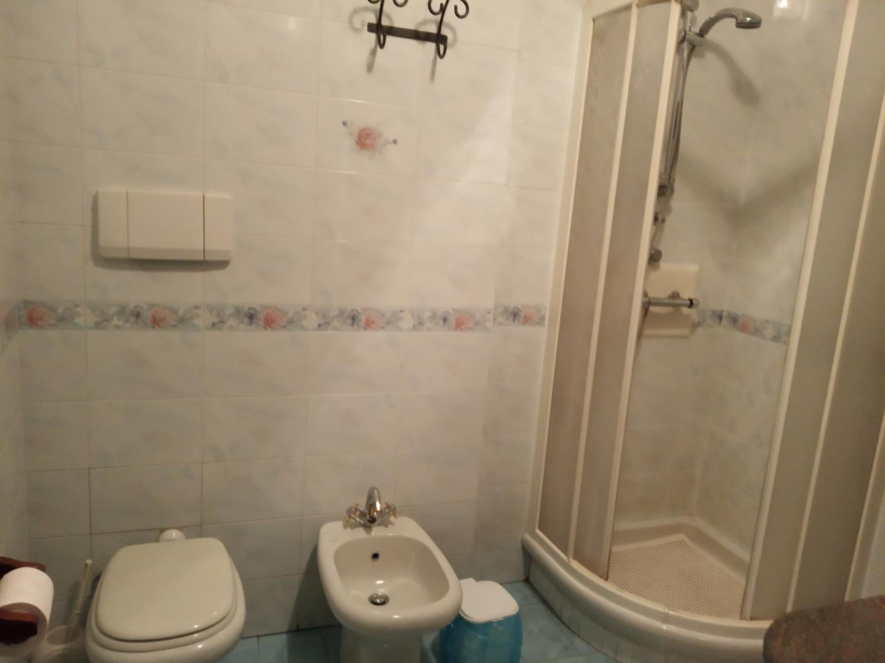 Budget Twin Room - Photo 3