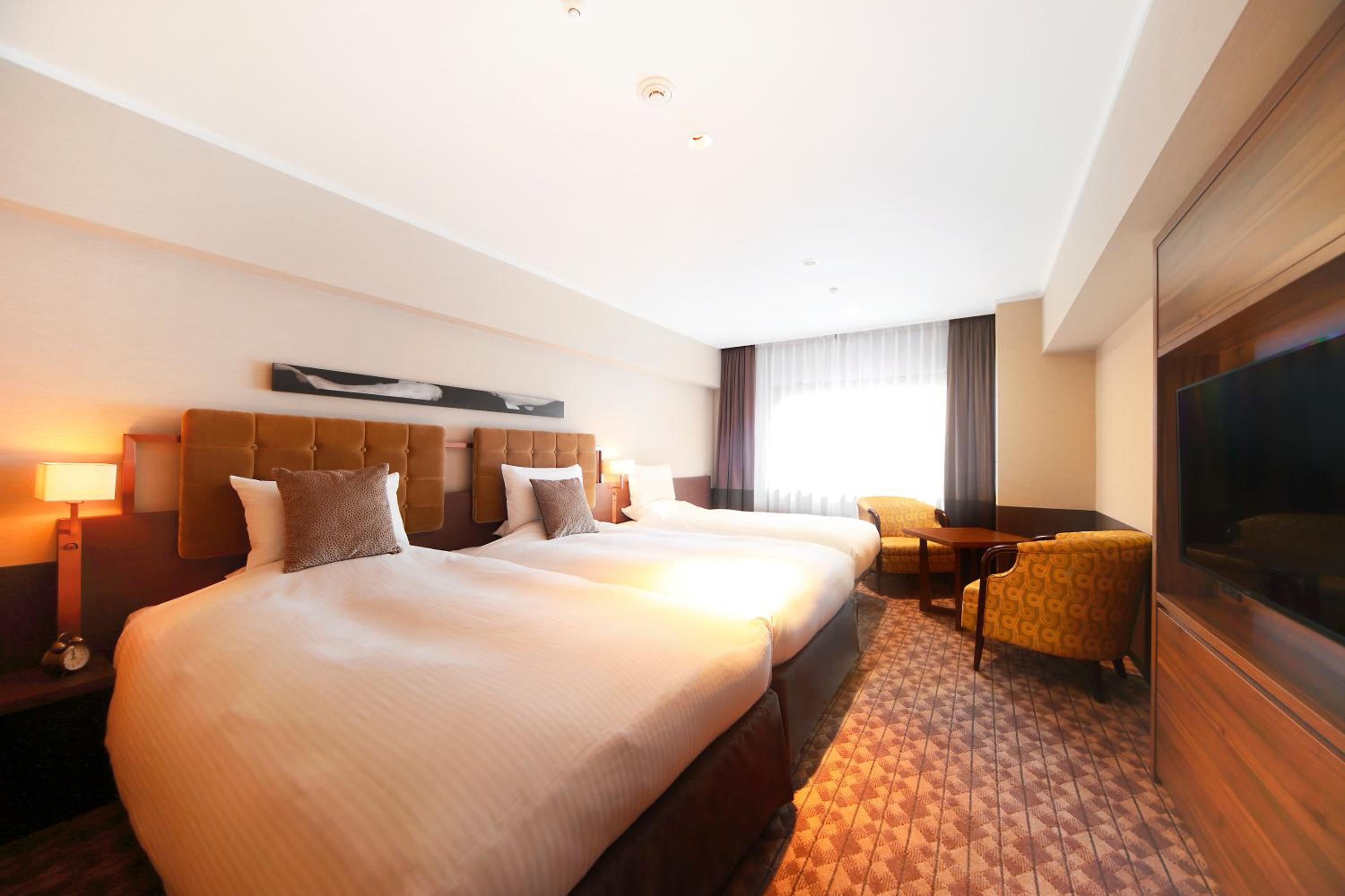 Deluxe Twin with Extra Bed - Non-Smoking photo 1