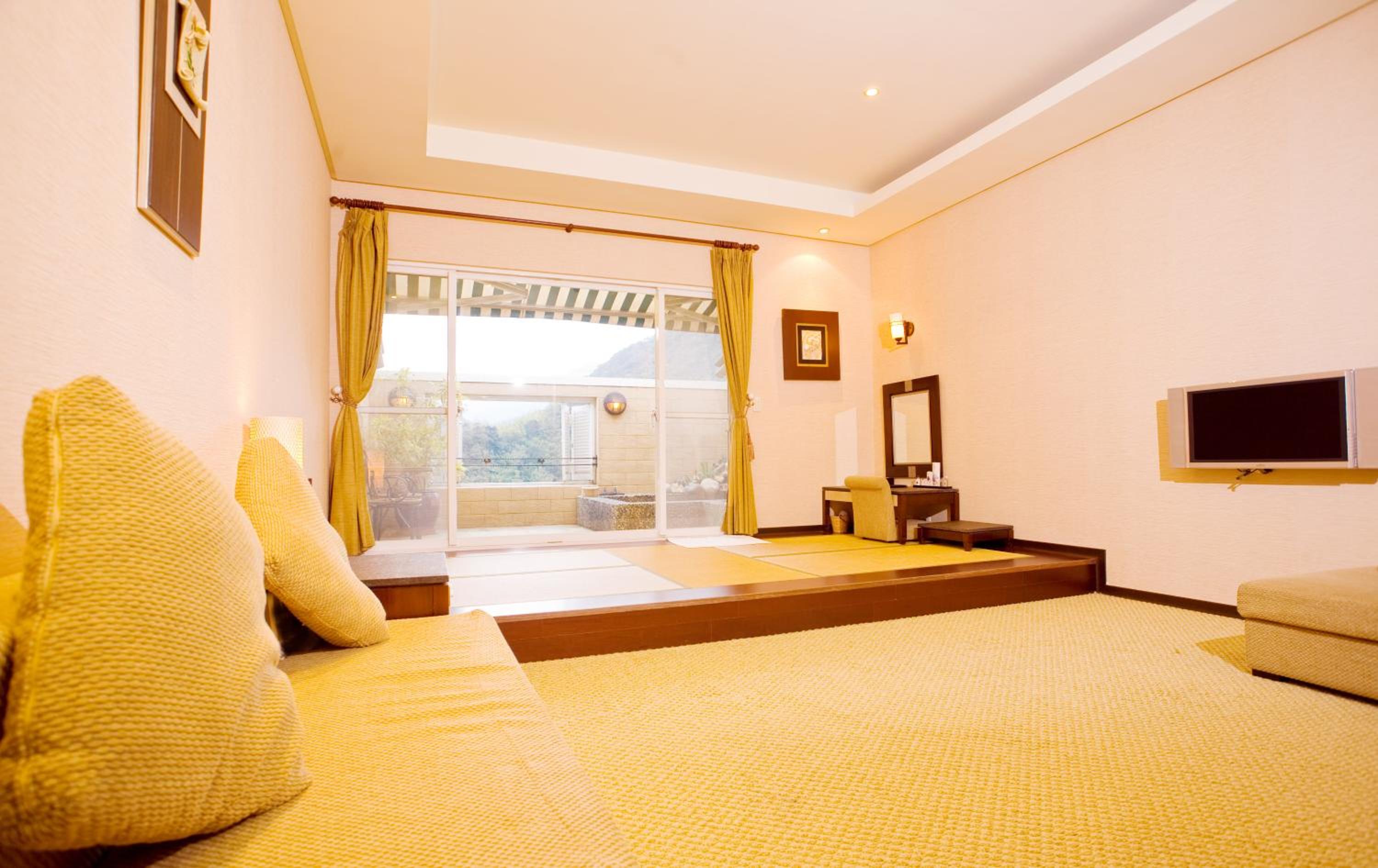 Japanese-Style Room with Open Air Bath photo 3