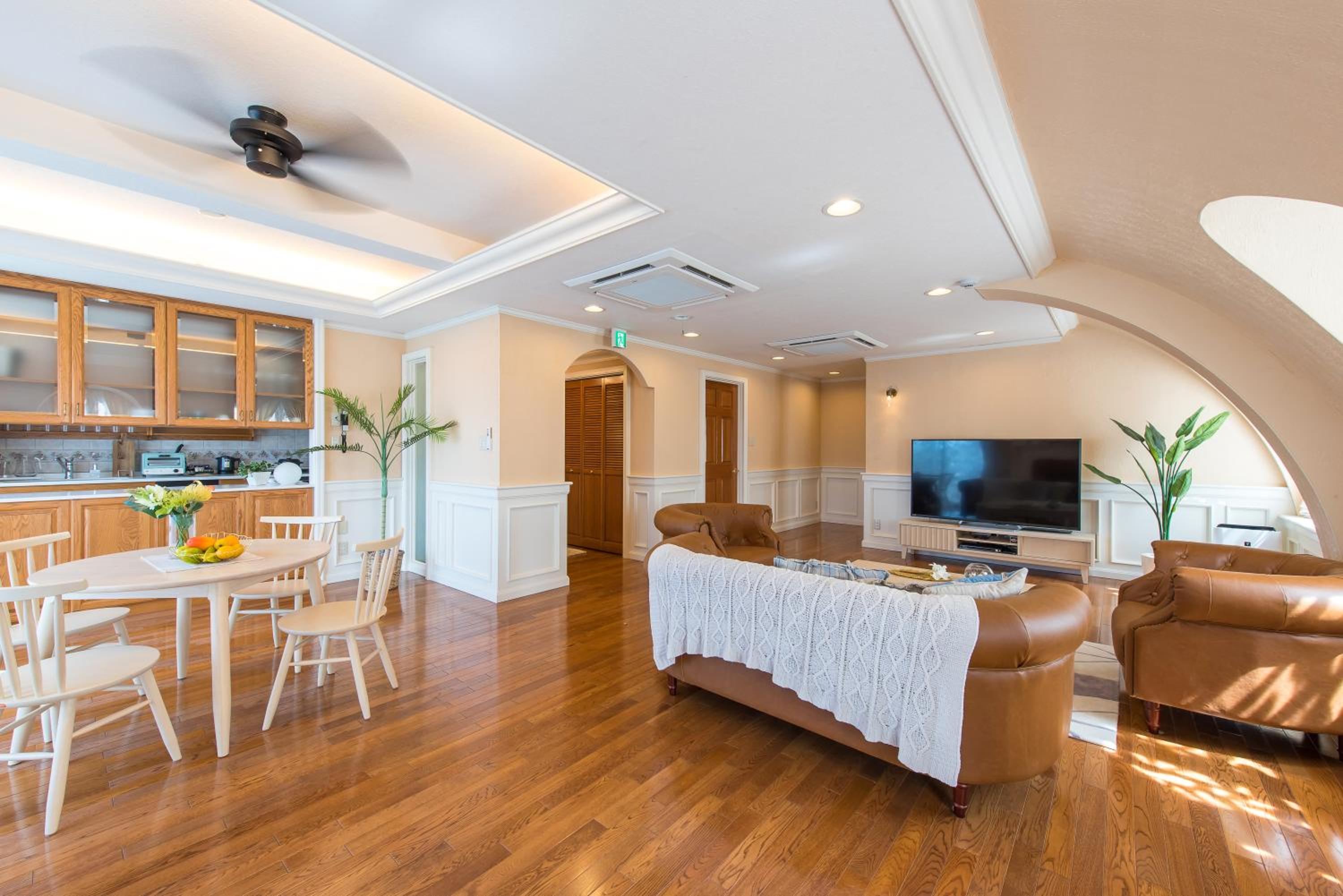 Studio Apartment - Photo 1