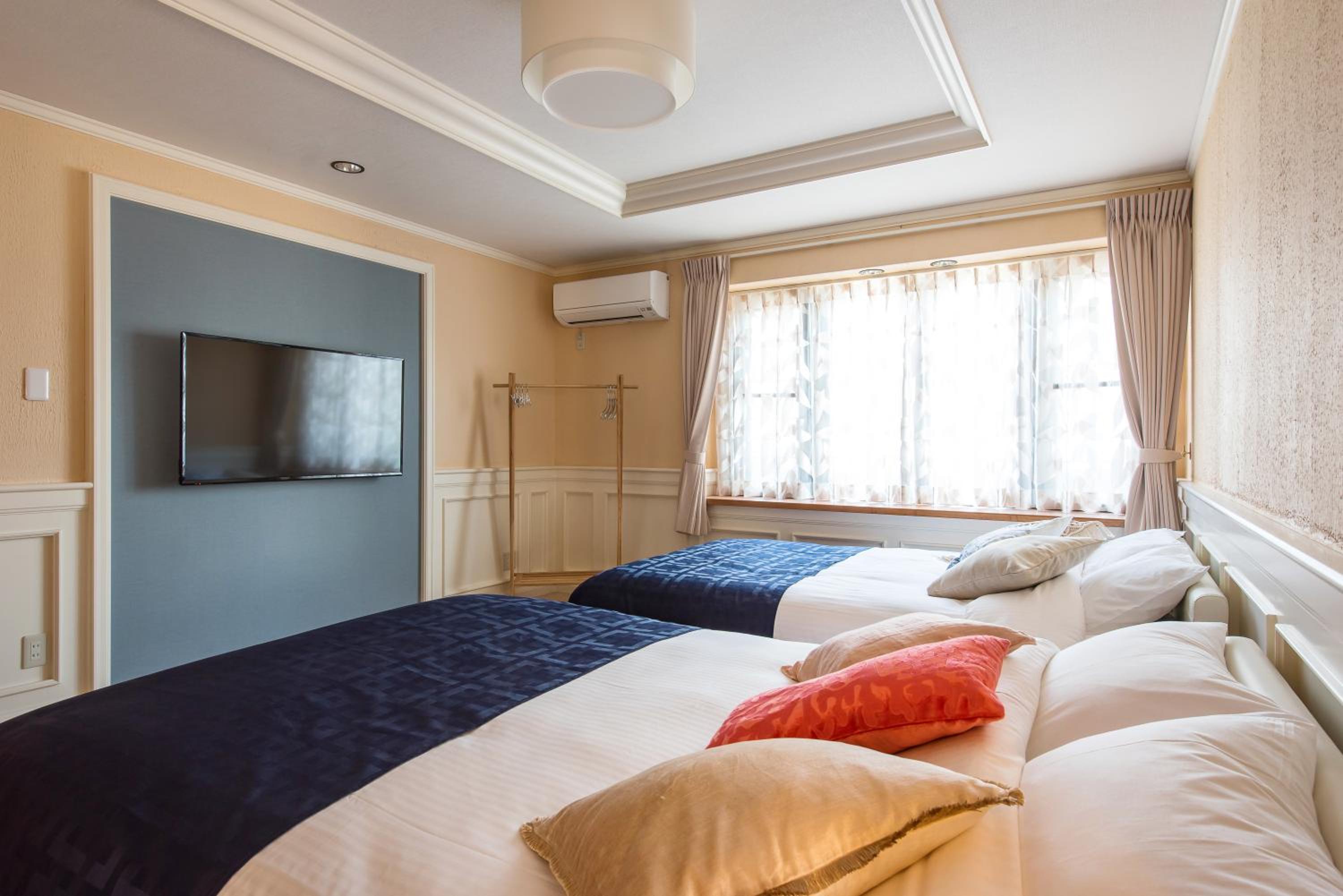 Studio Apartment - Photo 4
