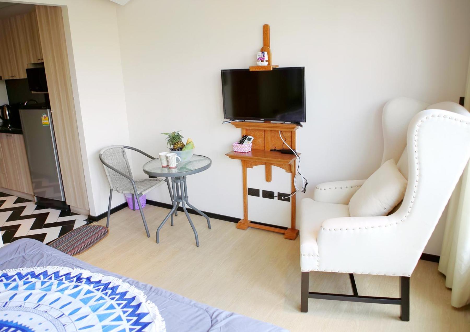 Studio Apartment - Photo 7