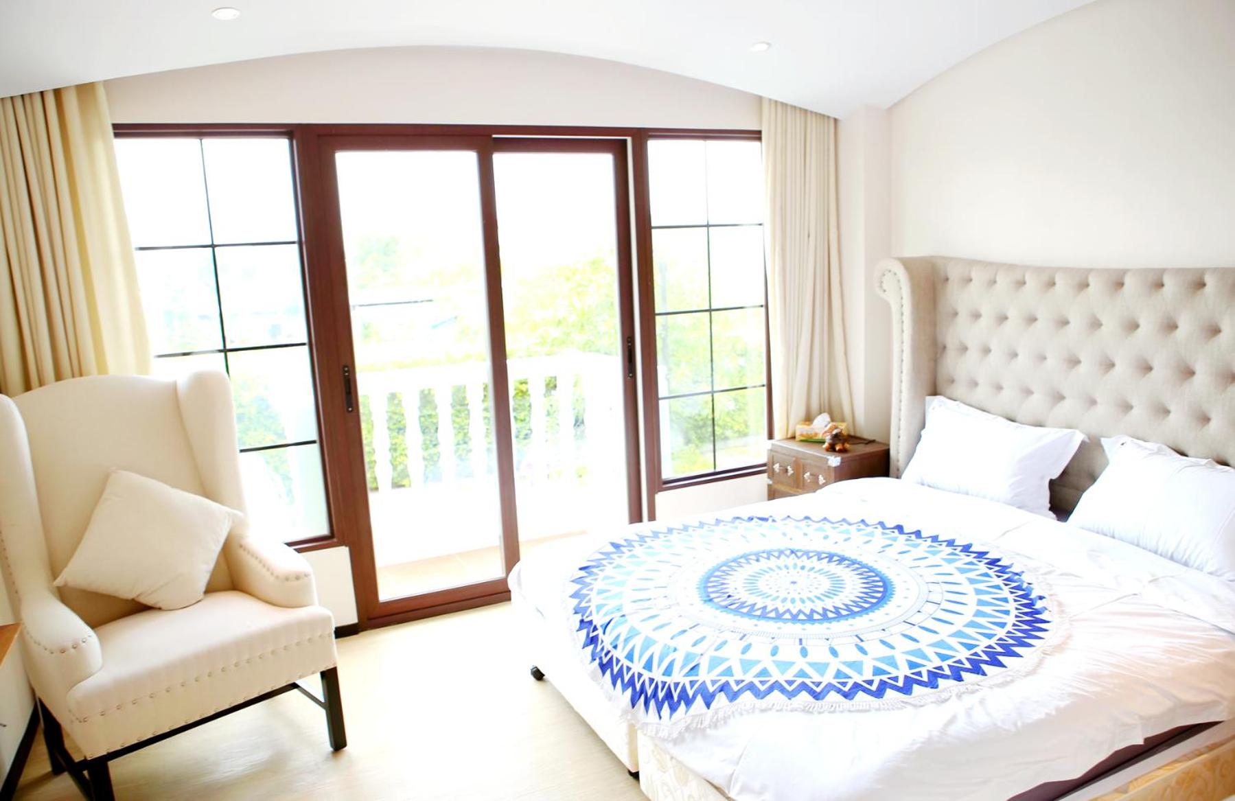 Studio Apartment - Photo 1