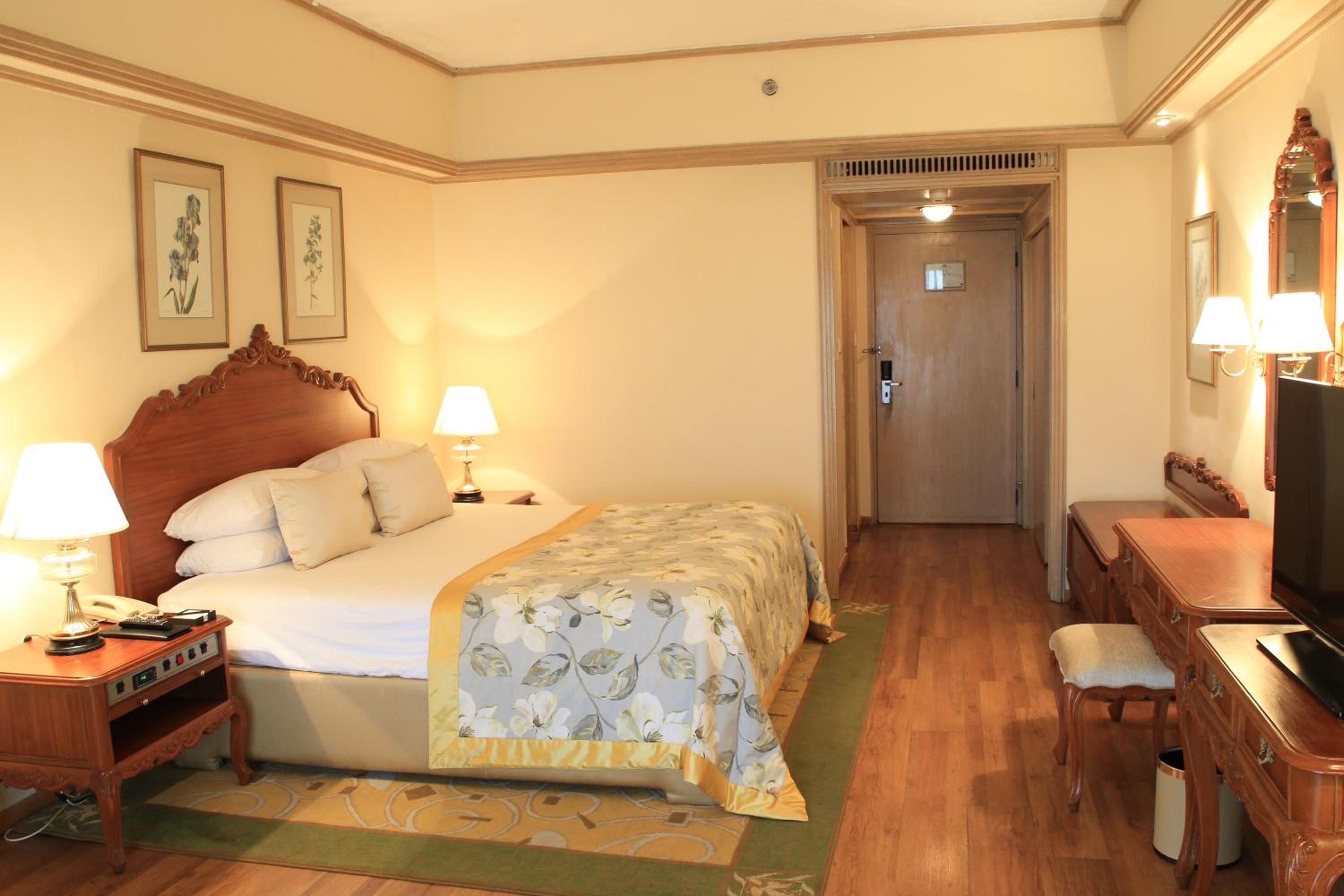 Suite - Photo 2