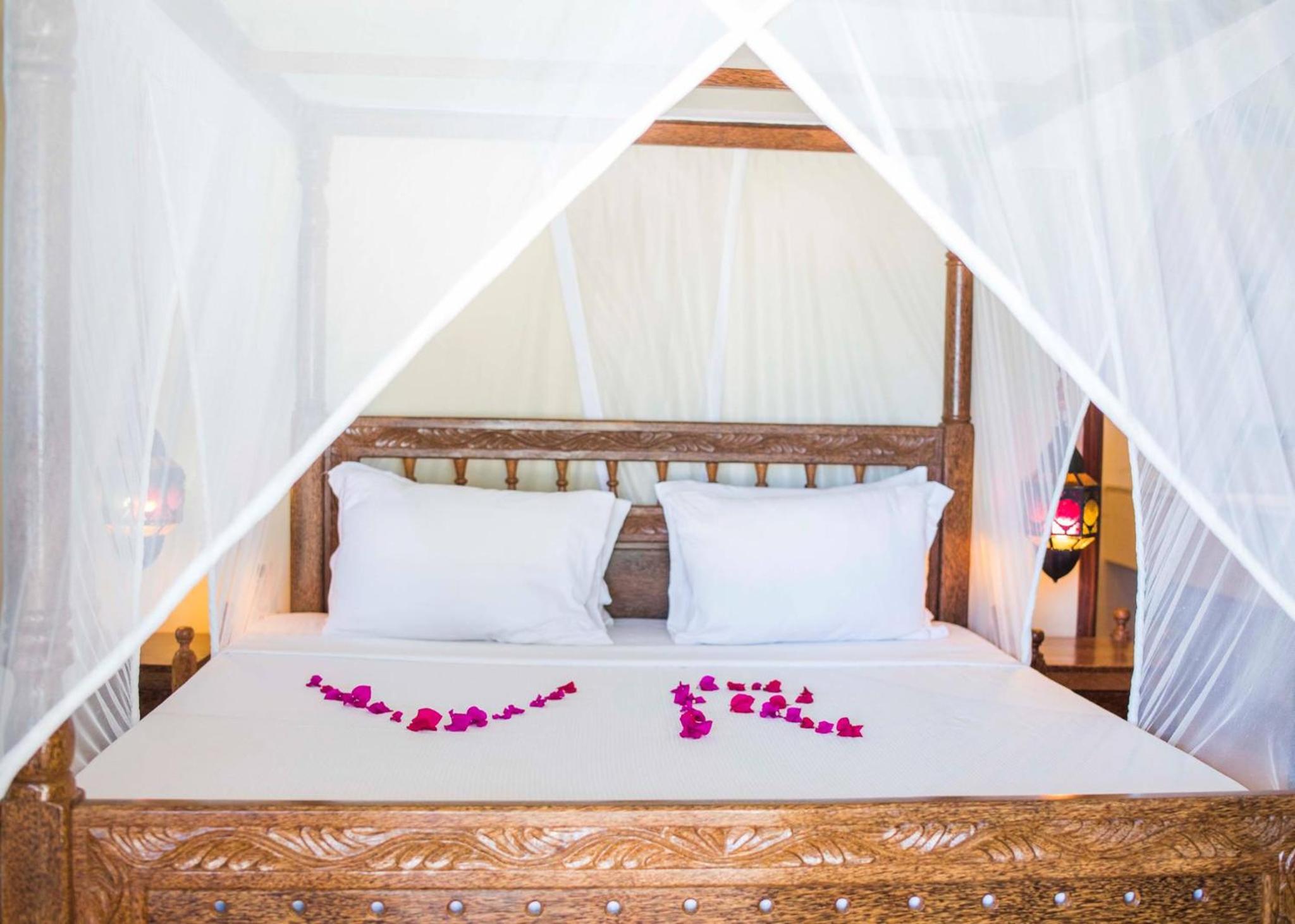 Deluxe Room with Sea View - Photo 7