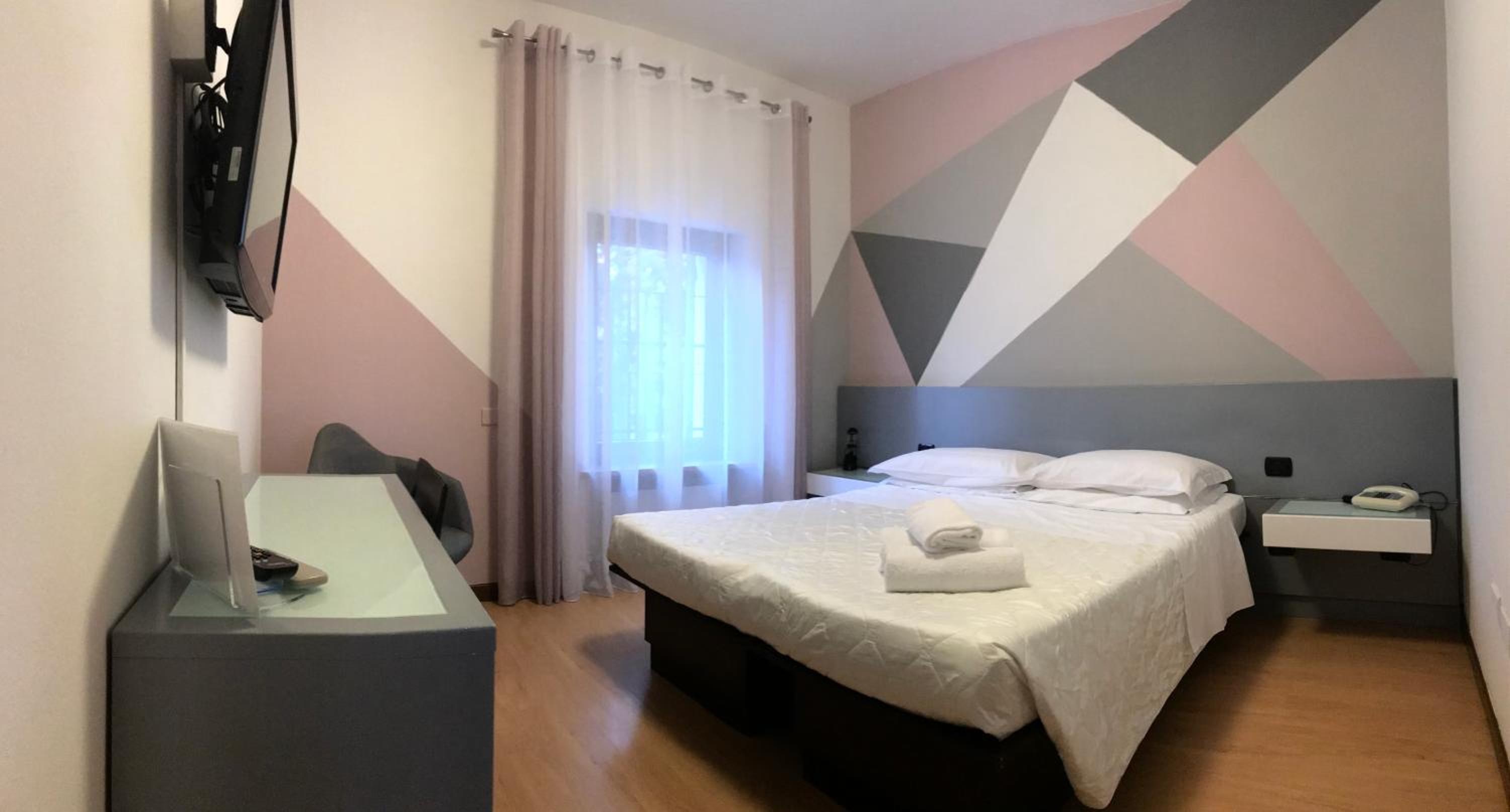 Double Room - Photo 13