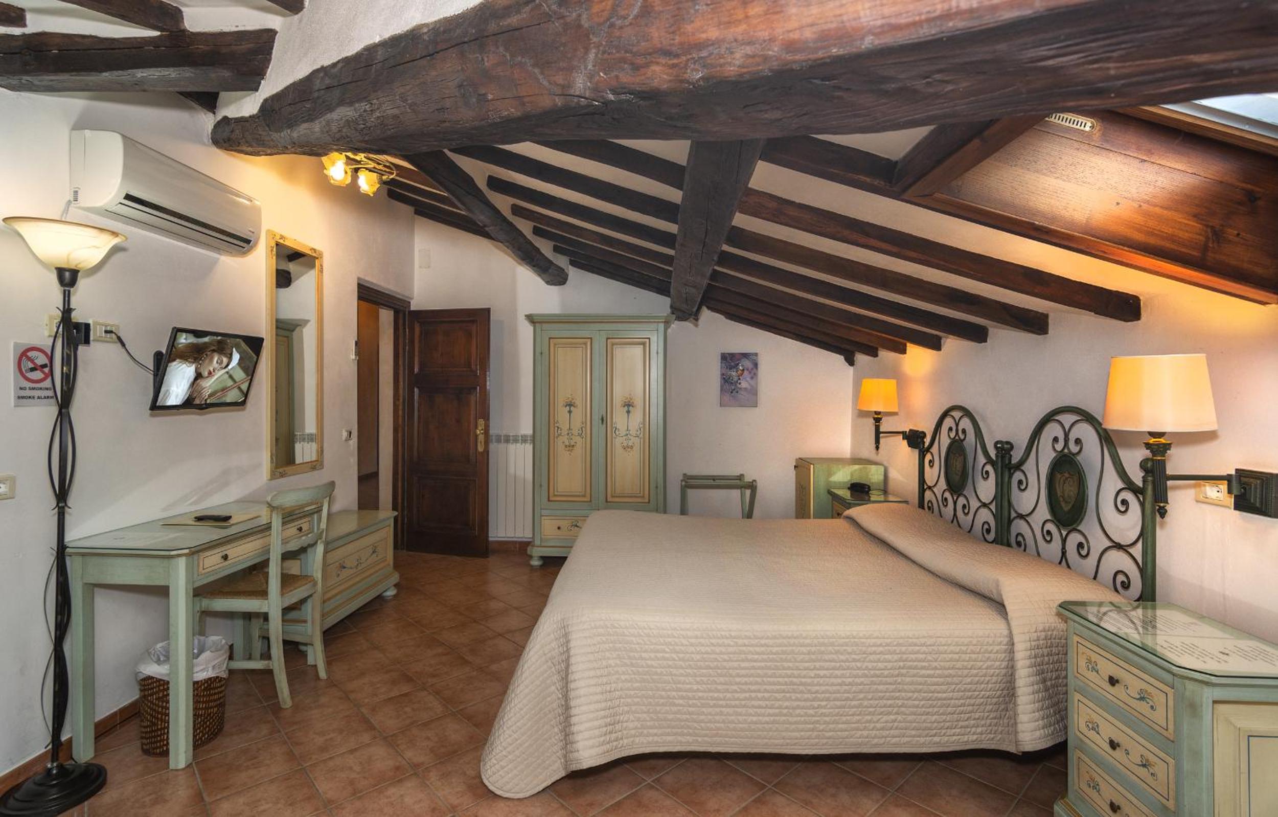 Quadruple Room - Photo 3