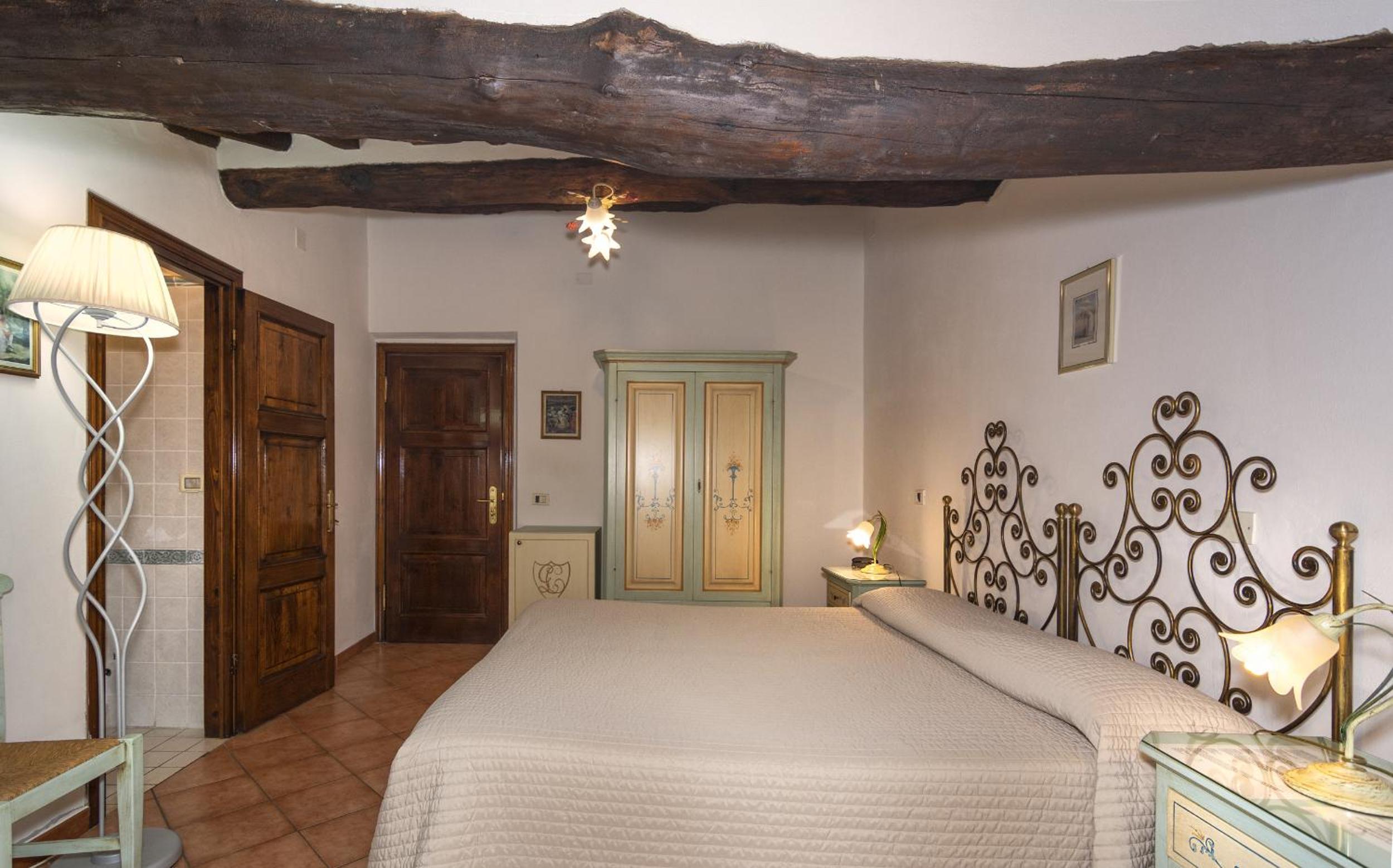 Classic Double or Twin Room - Photo 16