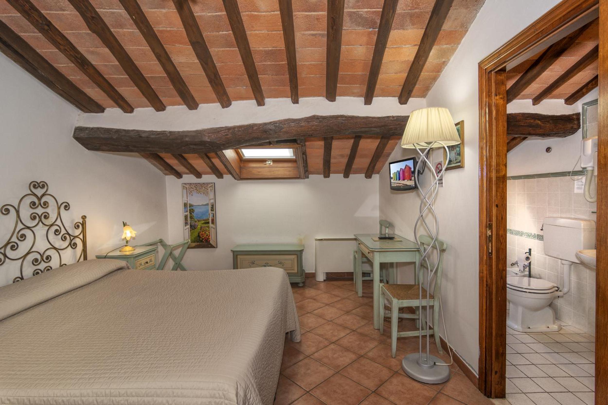 Classic Double or Twin Room - Photo 14