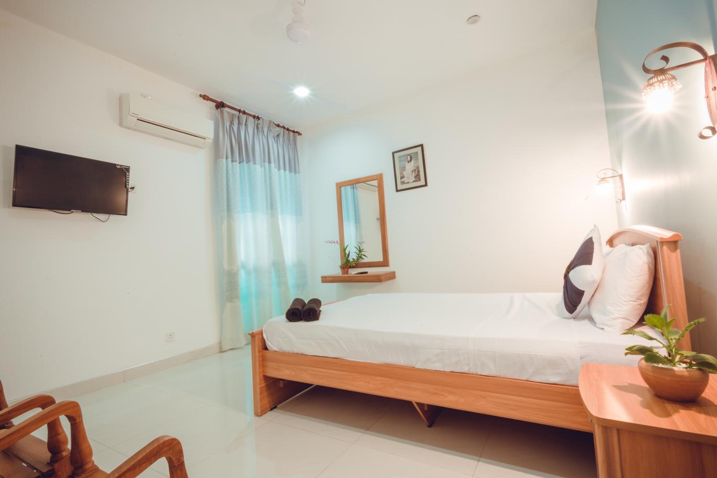 Deluxe Double Room With Extra Bed