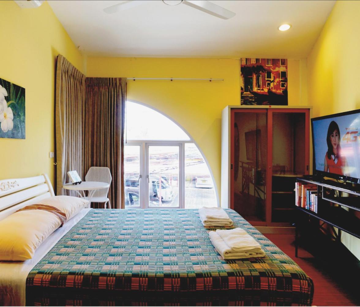 Studio - Split Level