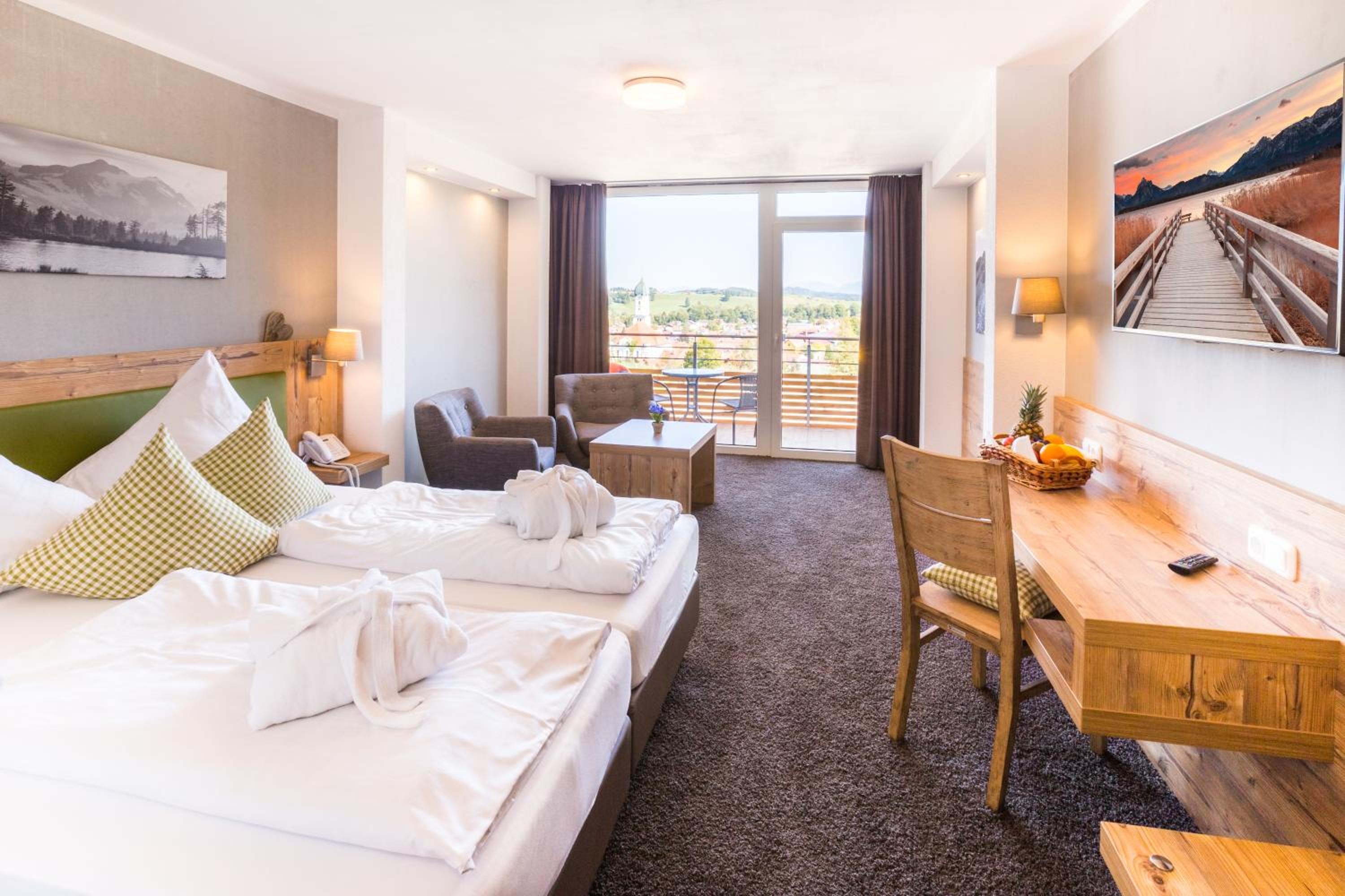 Double Room Superior with Balcony/Terrace and Mountain View photo 3
