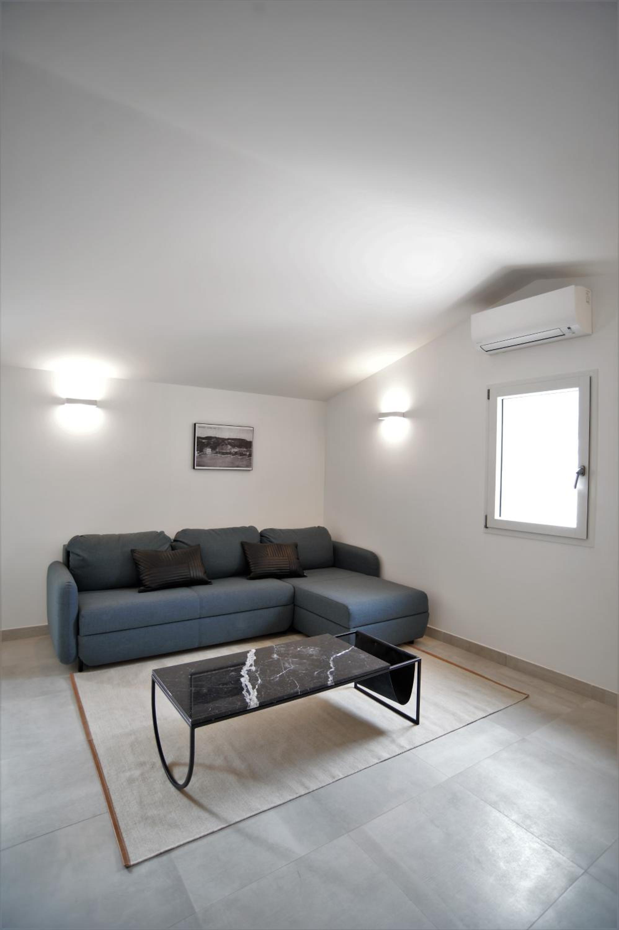 One-Bedroom Apartment - Photo 8