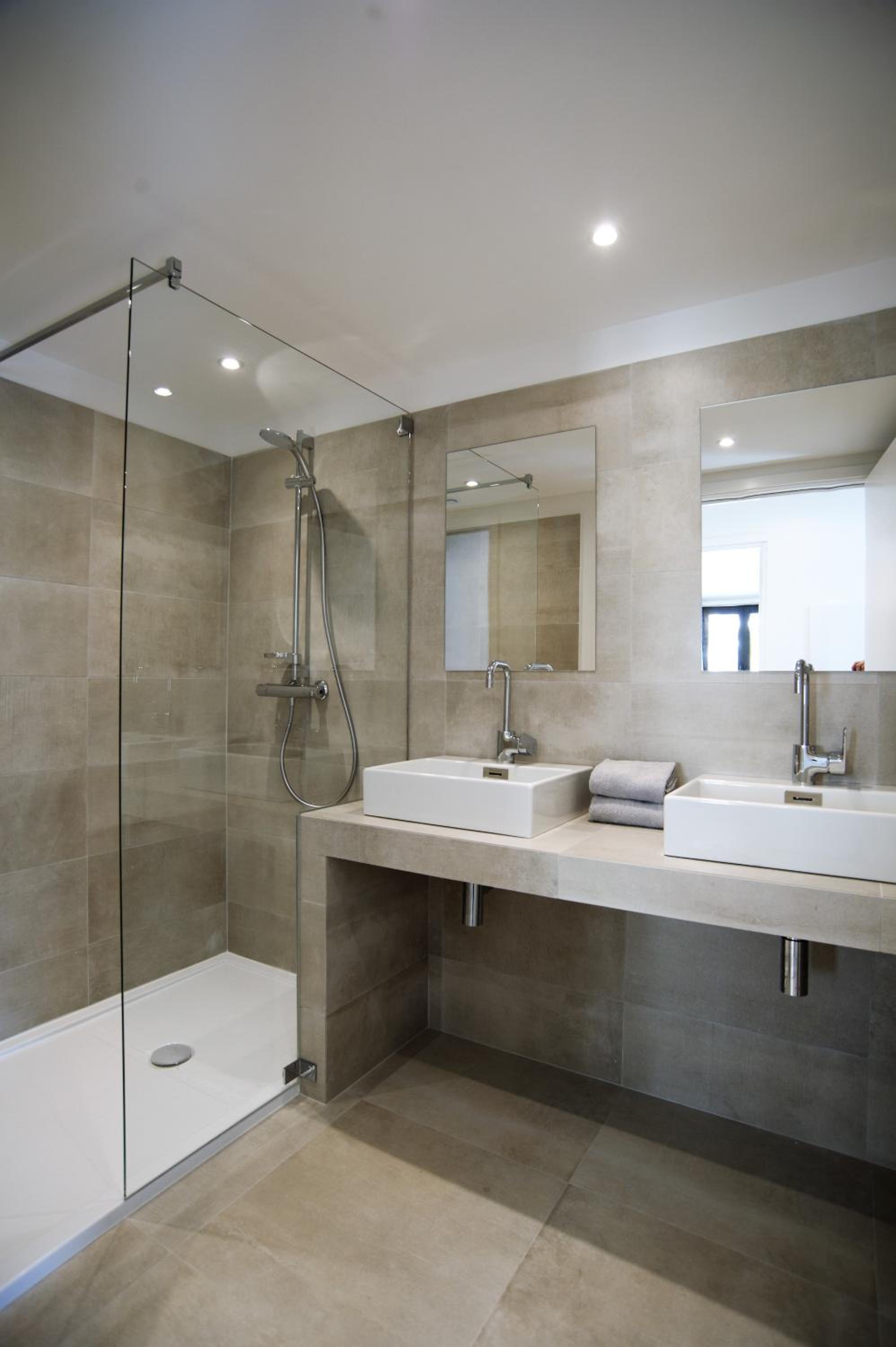 One-Bedroom Apartment - Photo 4