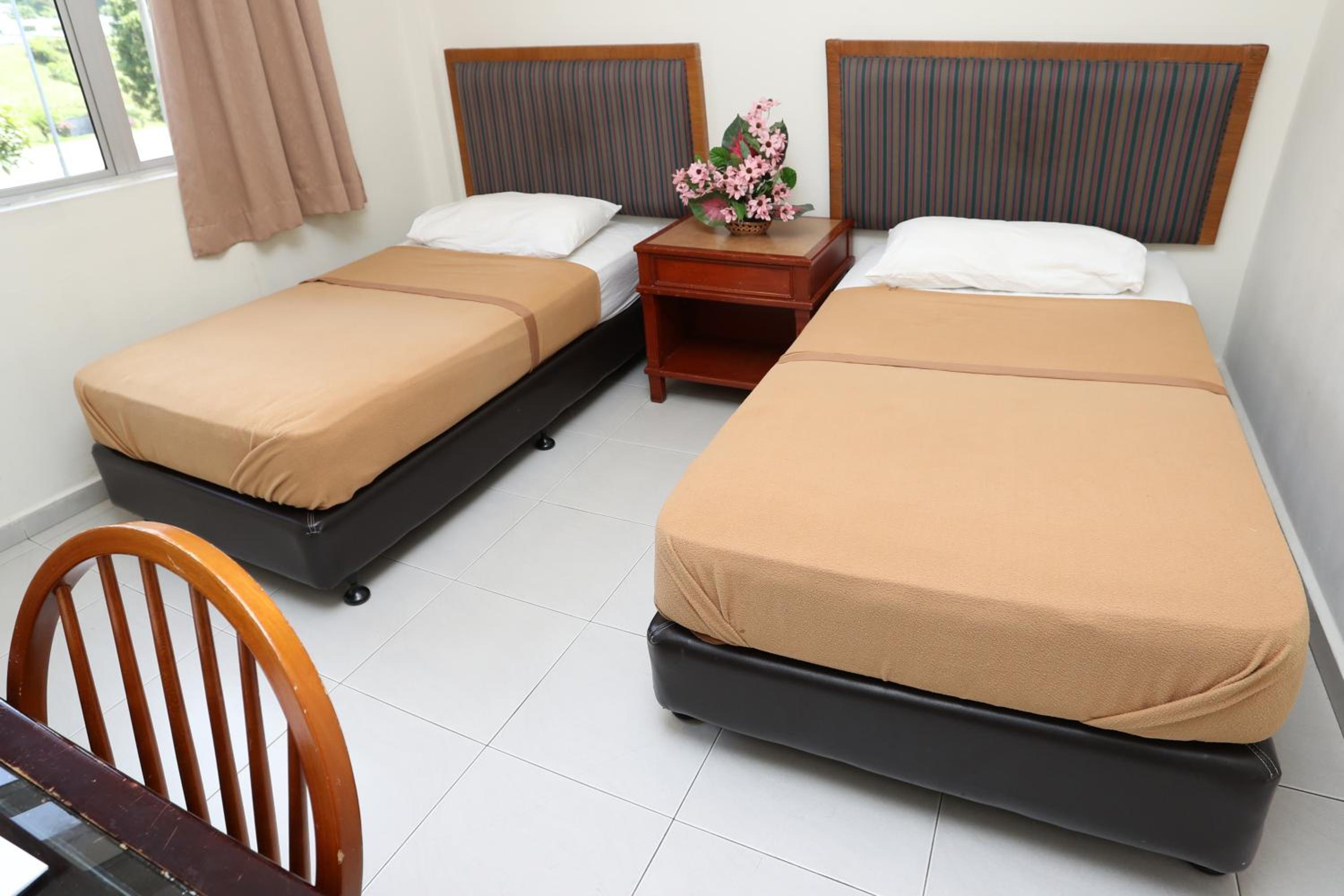 Single Room with Bathroom photo 2