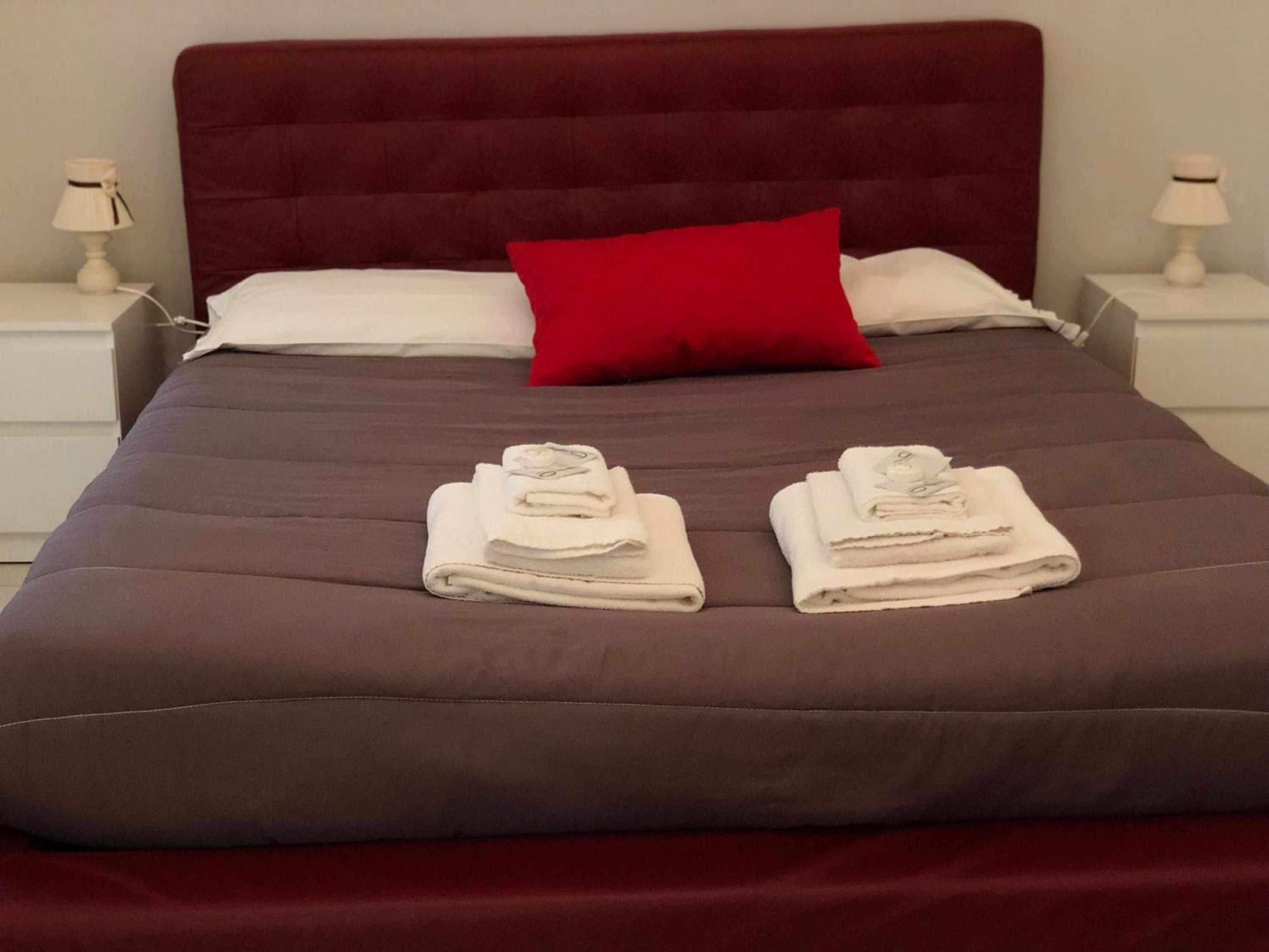 Deluxe Room - Photo 5