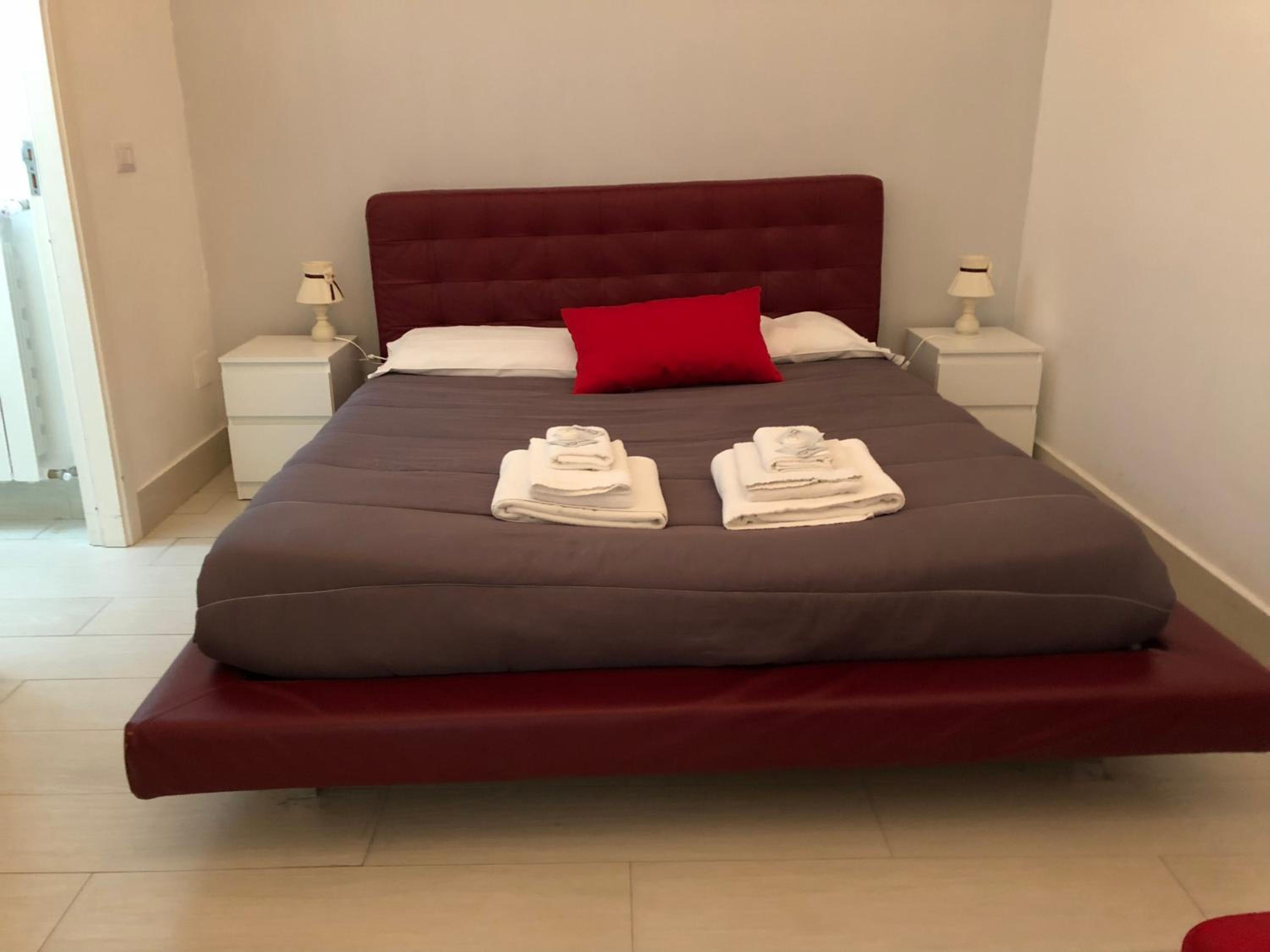 Deluxe Room - Photo 6