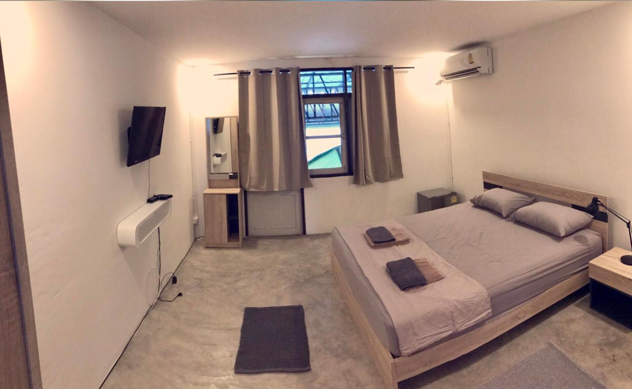 Budget Double Room - Photo 5