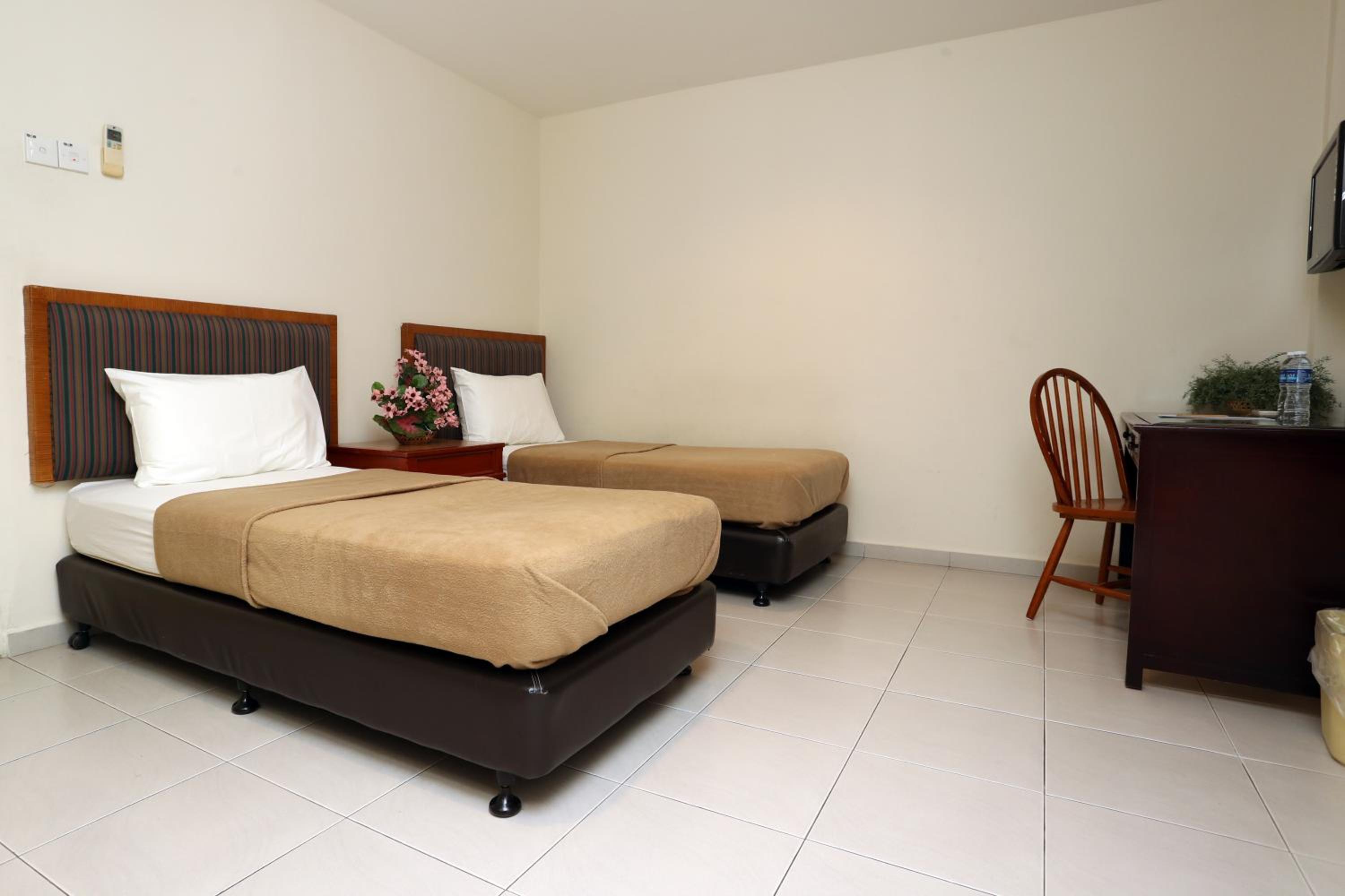 Deluxe Double or Twin Room - Photo 3