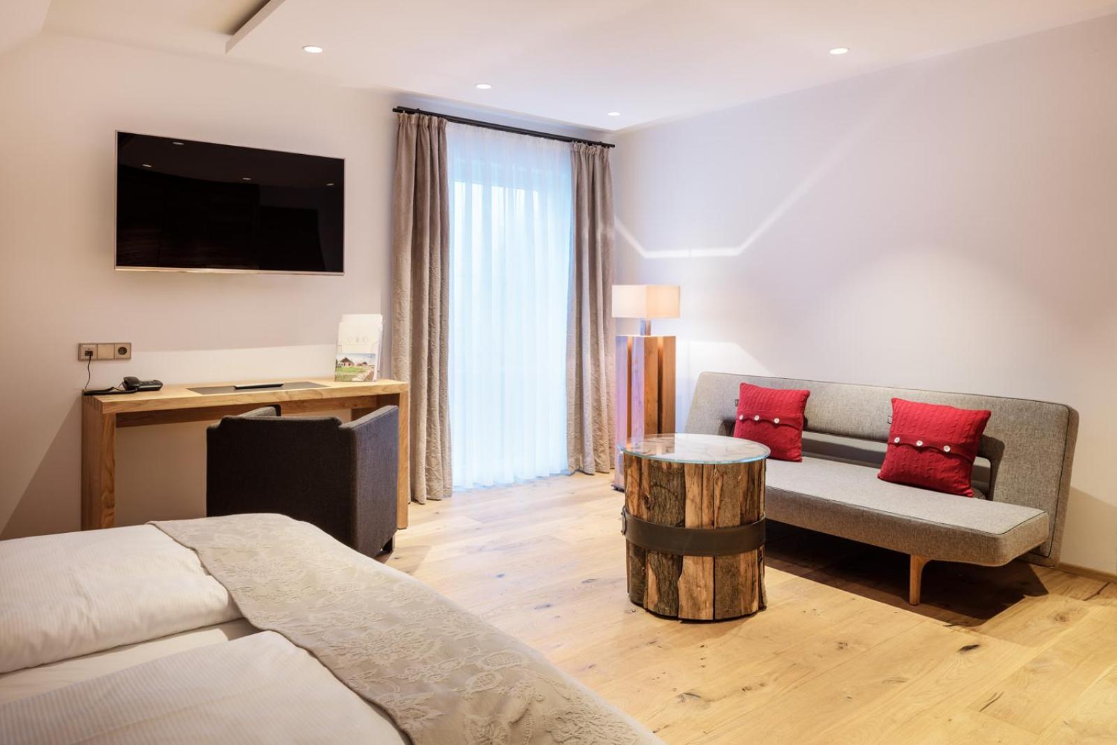 Superior Double Room with Bath - Photo 12