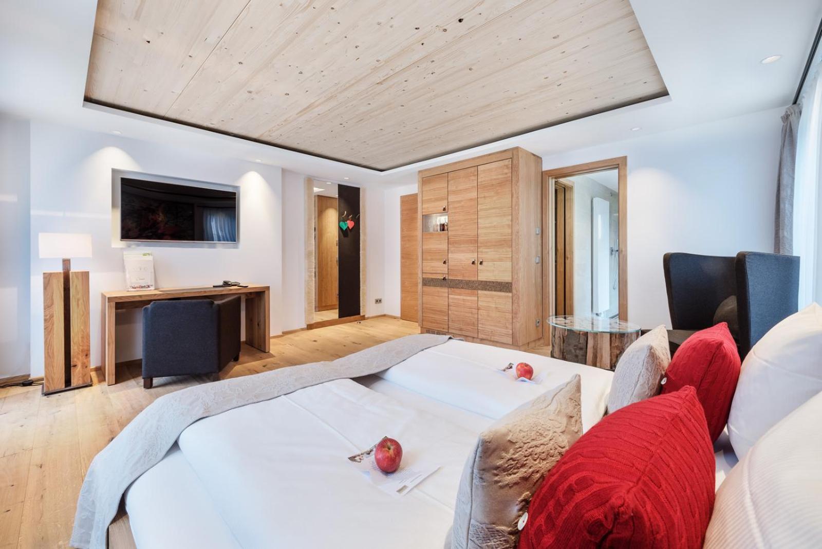 Superior Double Room with Bath - Photo 8