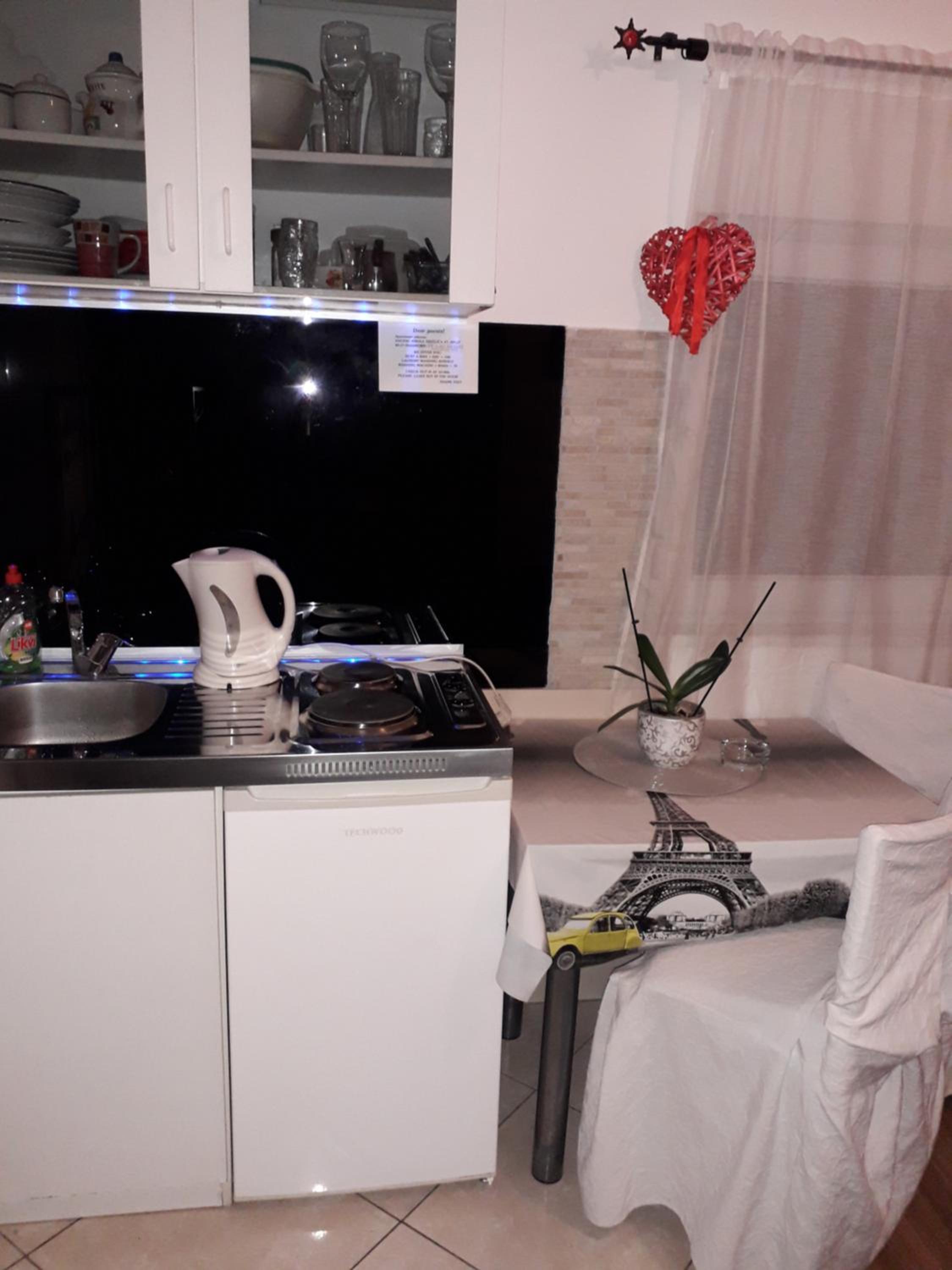 Studio with Balcony - Photo 36