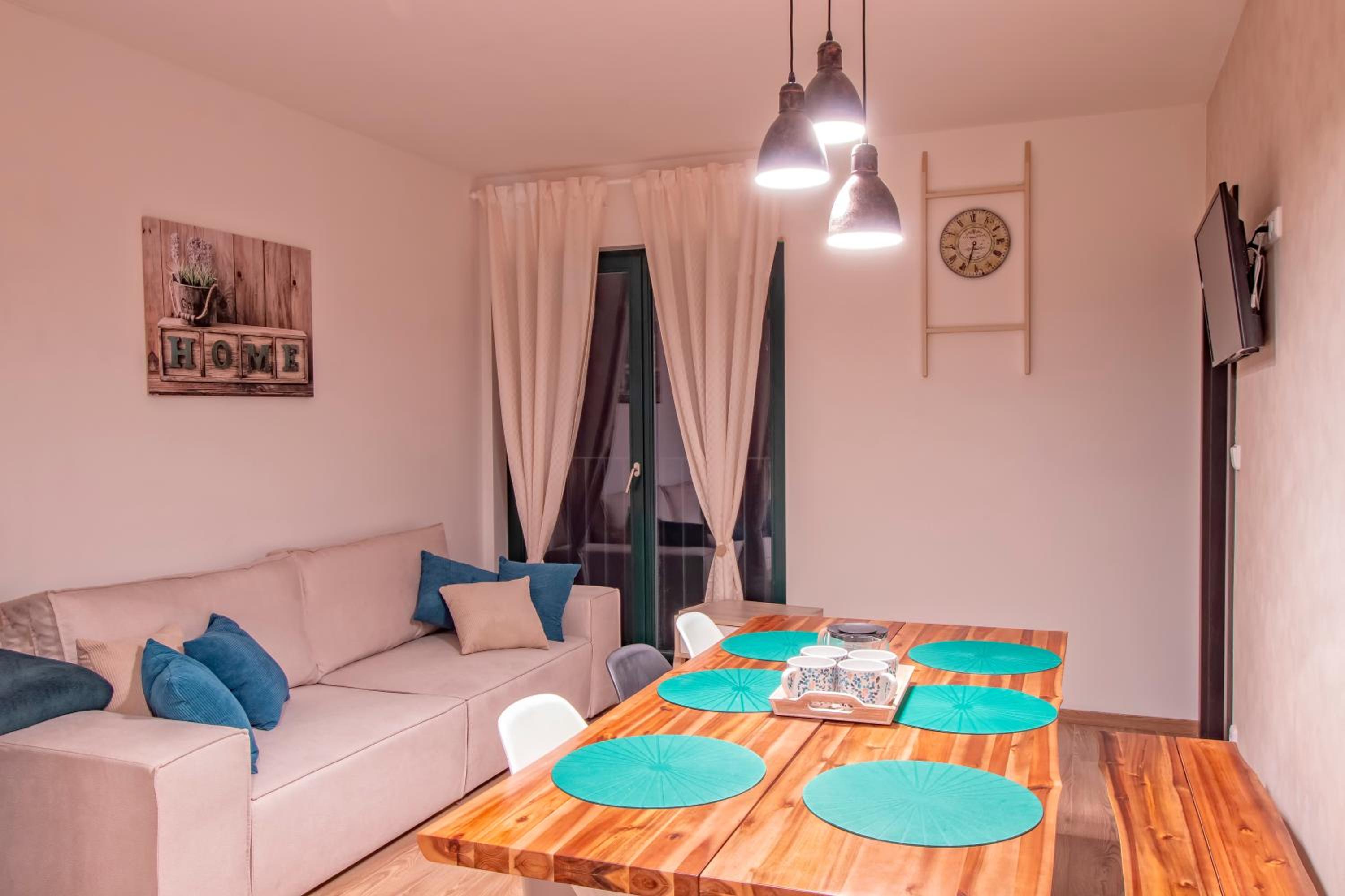 Apartment photo 2