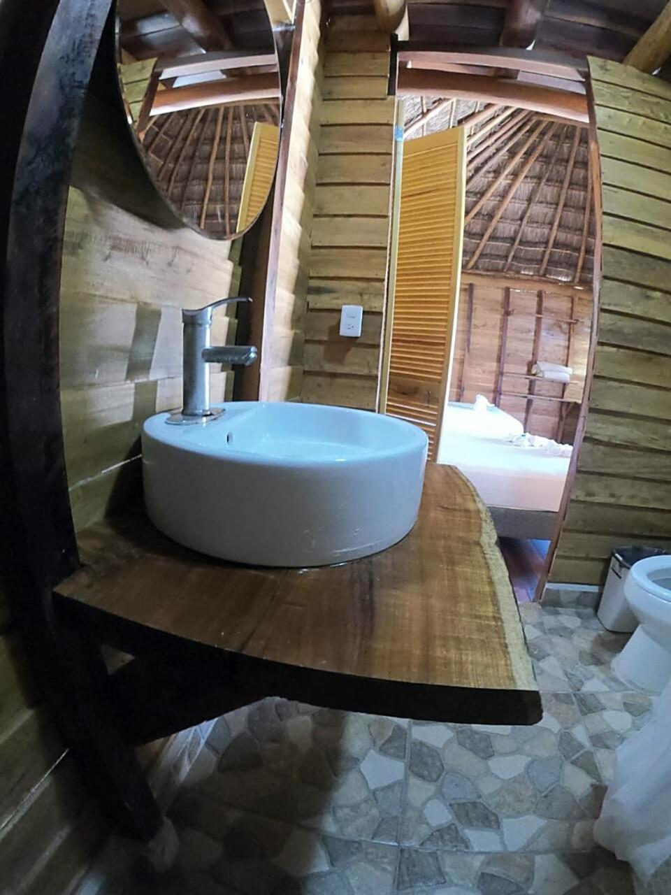Deluxe Twin Room with Sea View - Photo 31