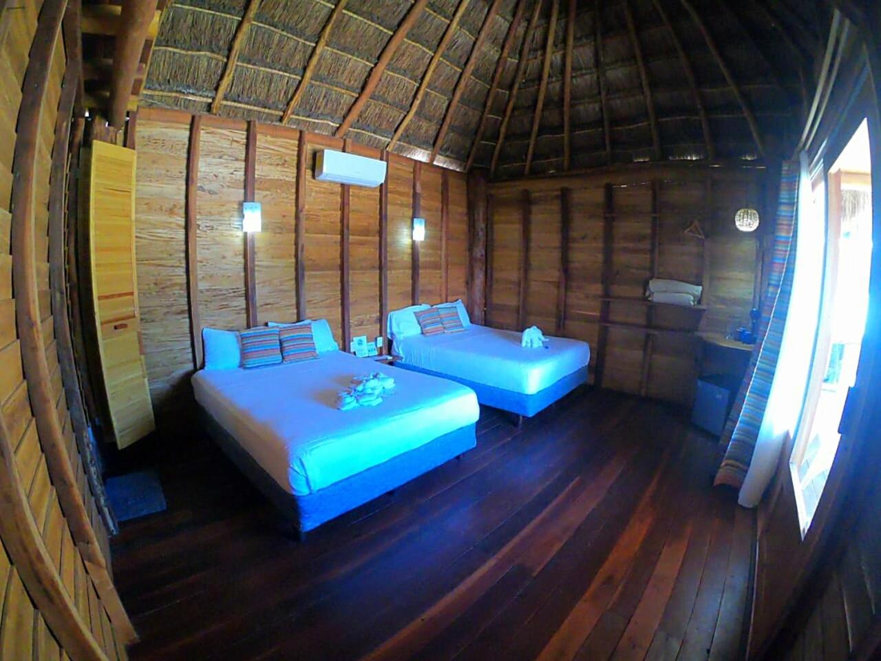 Deluxe Twin Room with Sea View - Photo 7