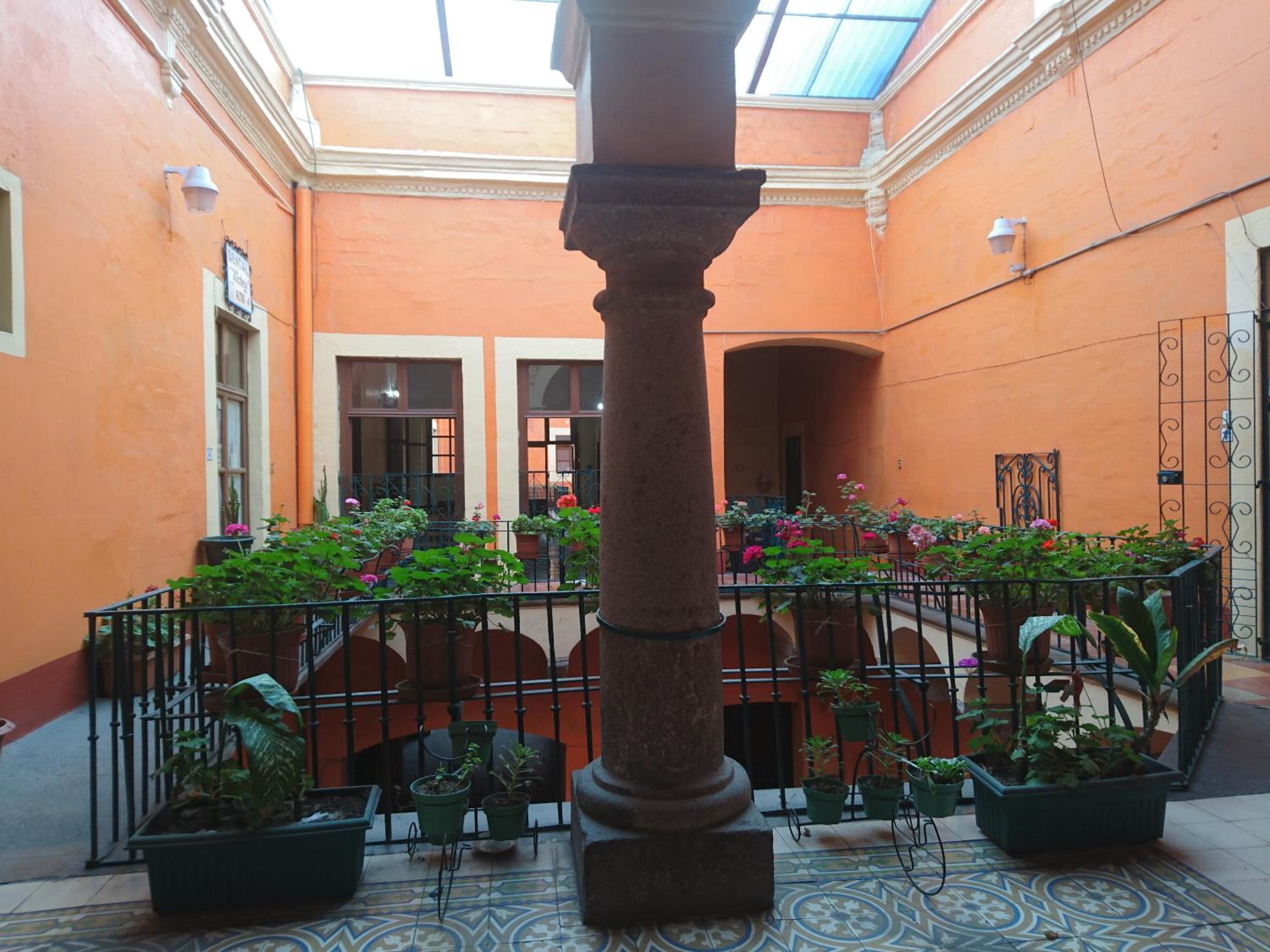 King Suite with Balcony - Photo 10