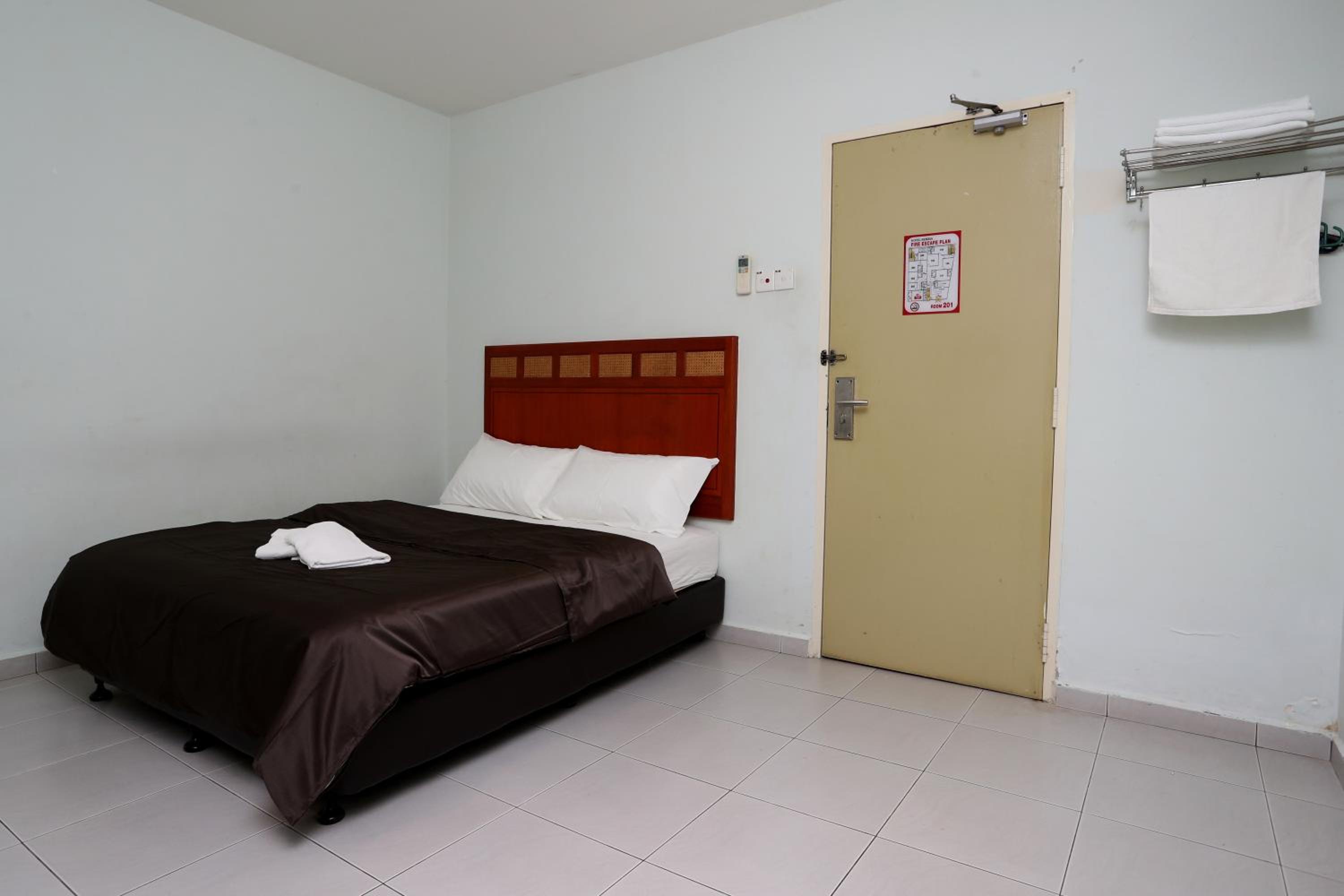 Deluxe Queen Room - Photo 2