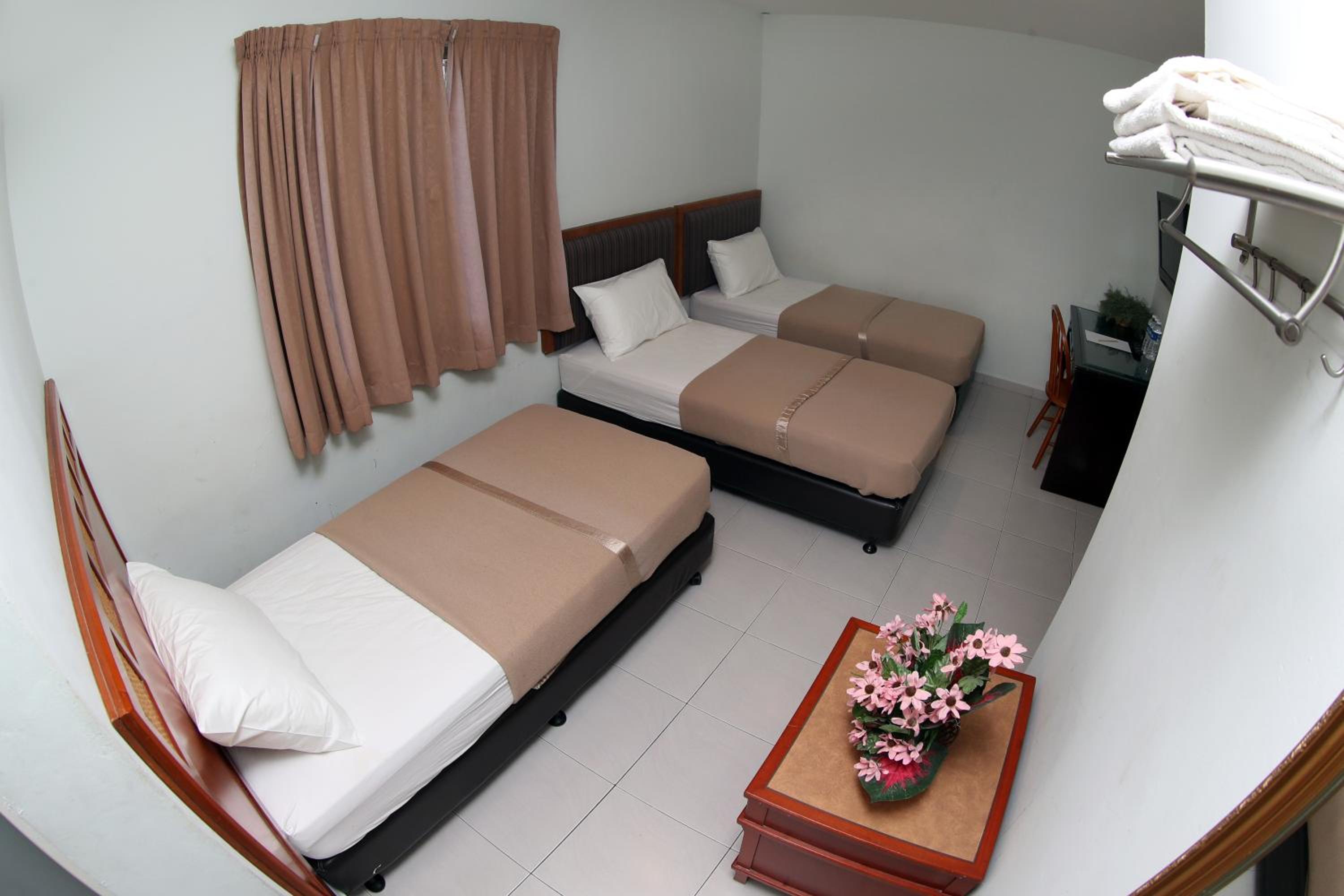 Triple Room with Bathroom photo 1