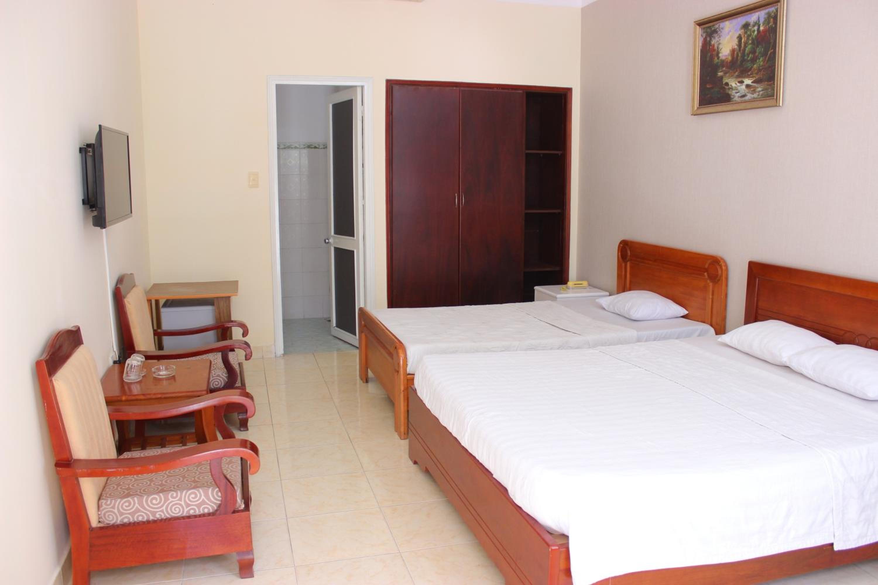 Standard Triple Room - Photo 9