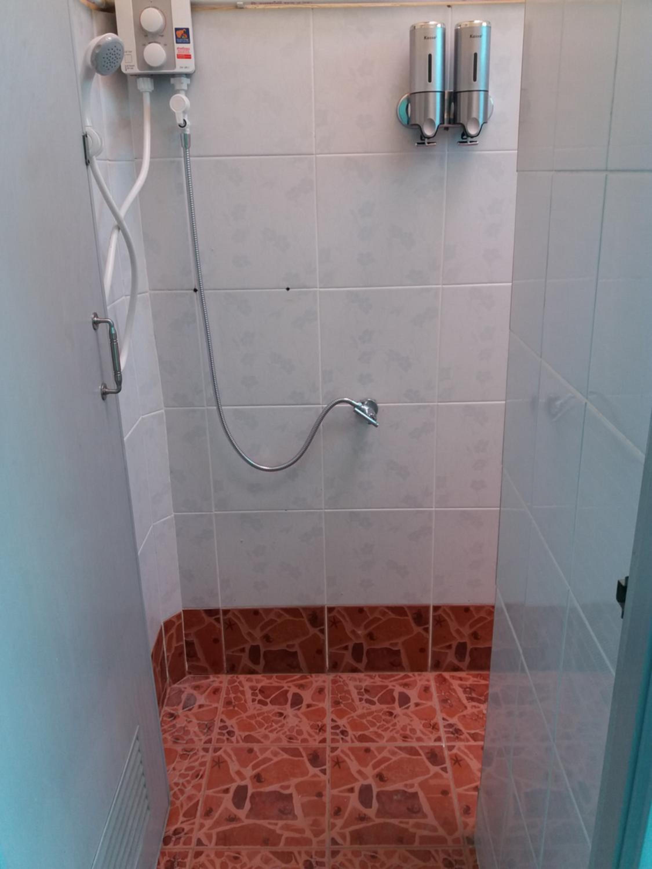 Budget Double or Twin Room - Photo 10