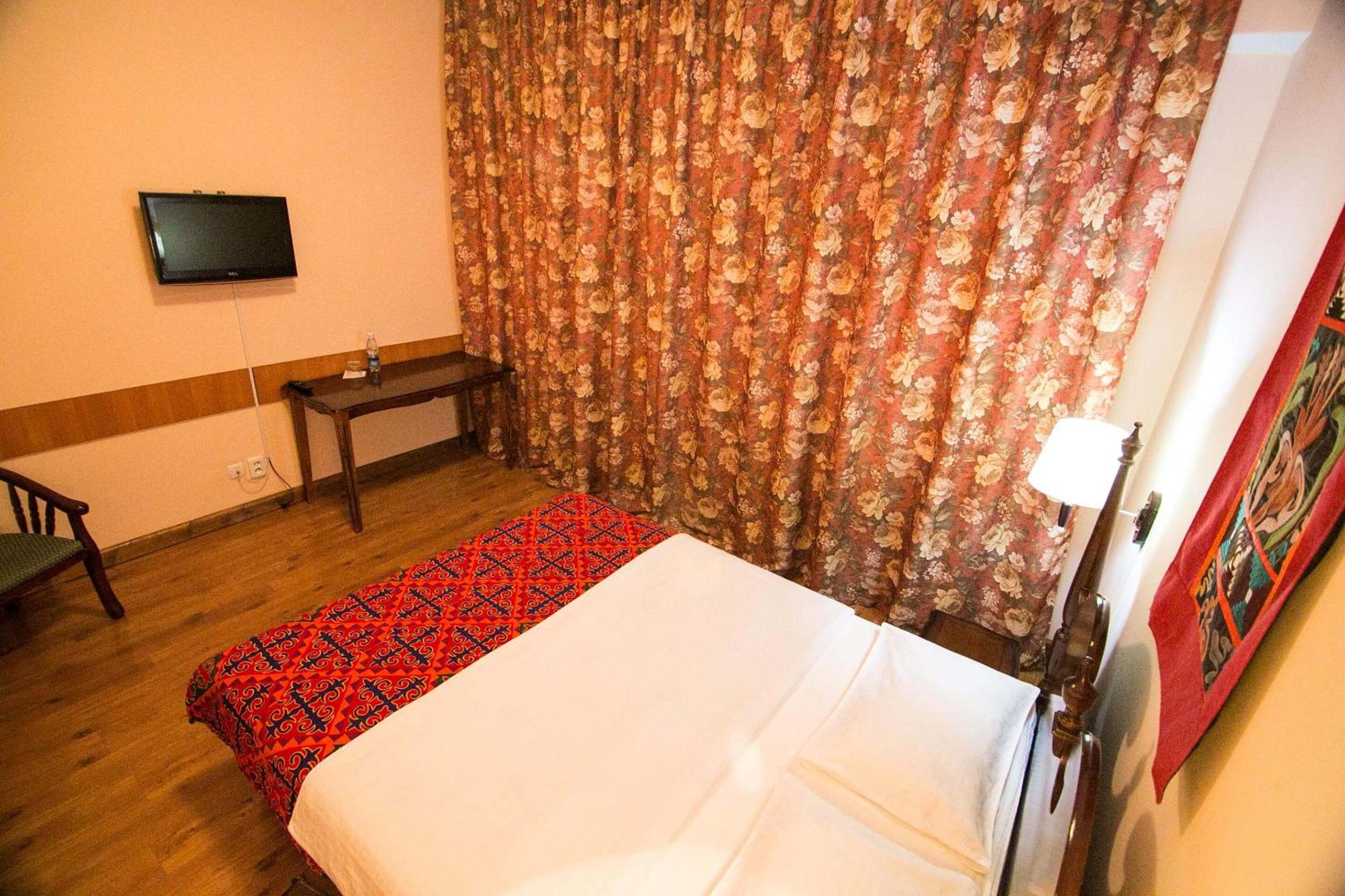 Double Room with Two Double Beds photo 3