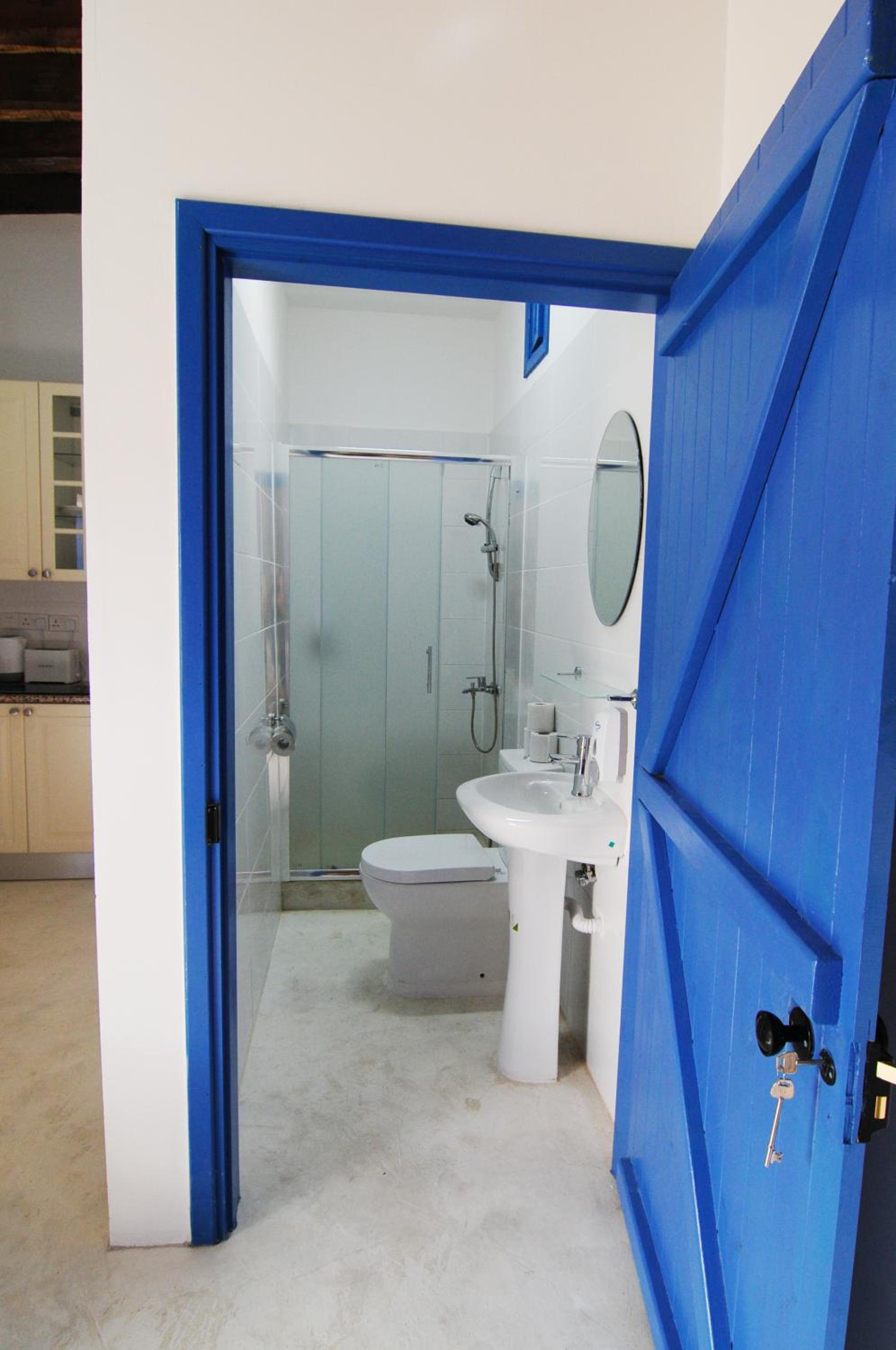 Deluxe Room (2 Adults + 1 Child) photo 3